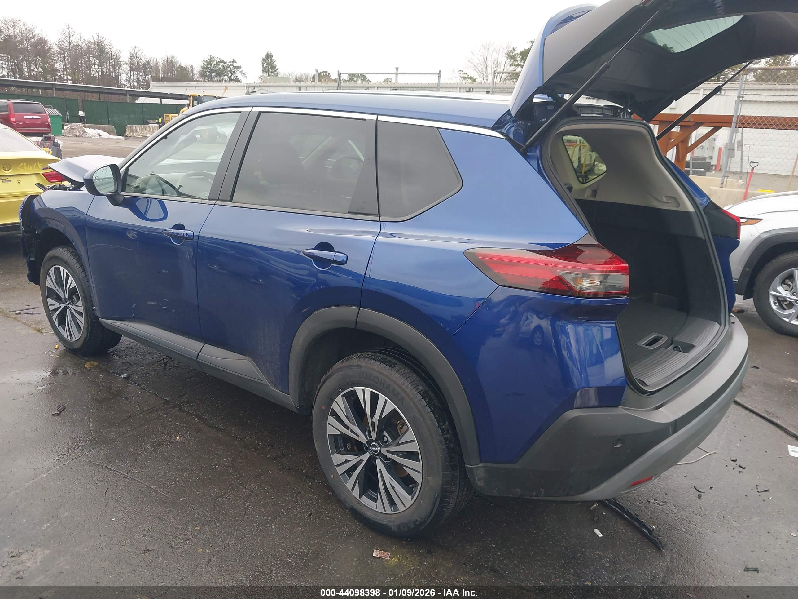 NISSAN ROGUE image 3