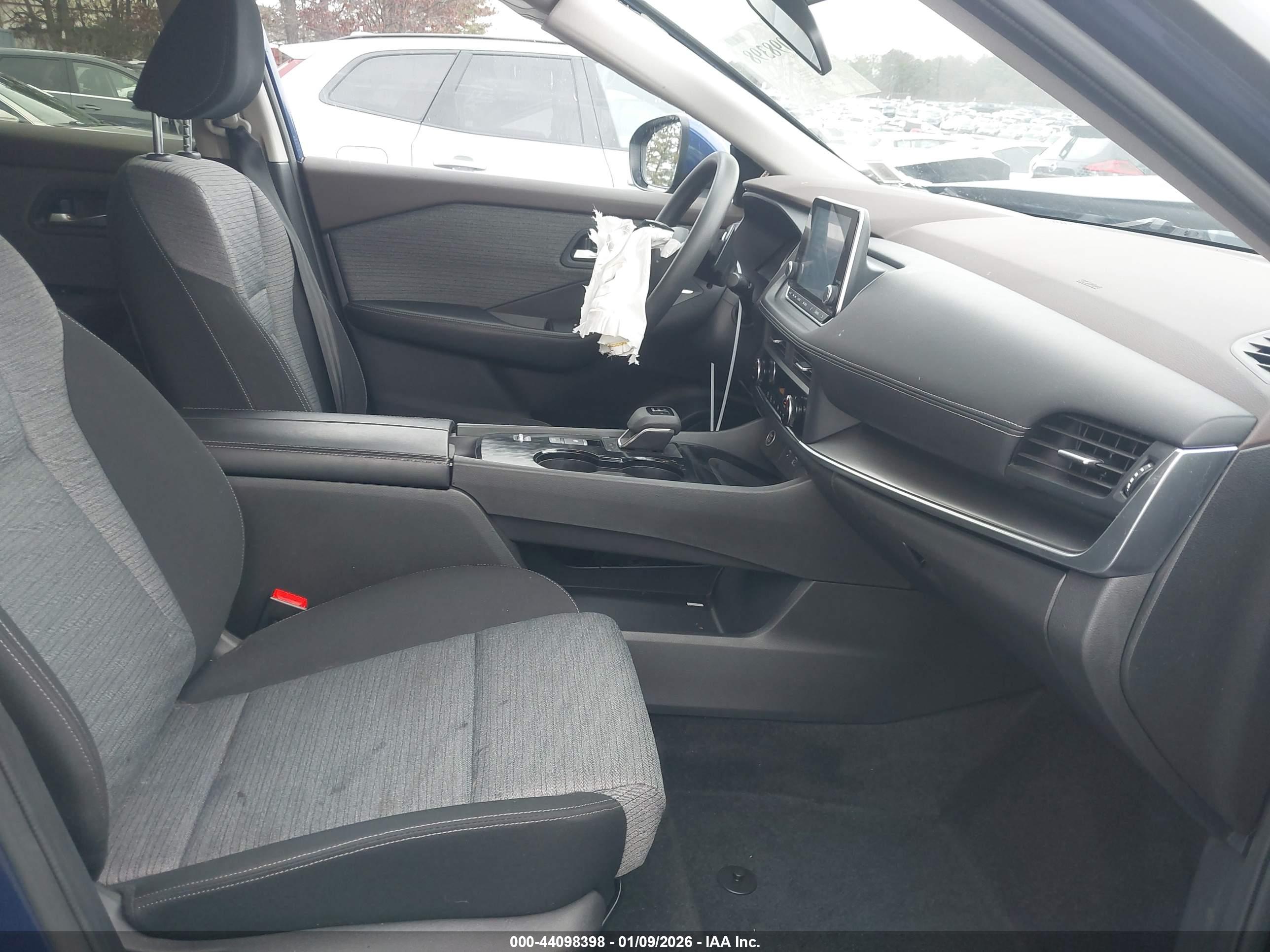 NISSAN ROGUE image 5