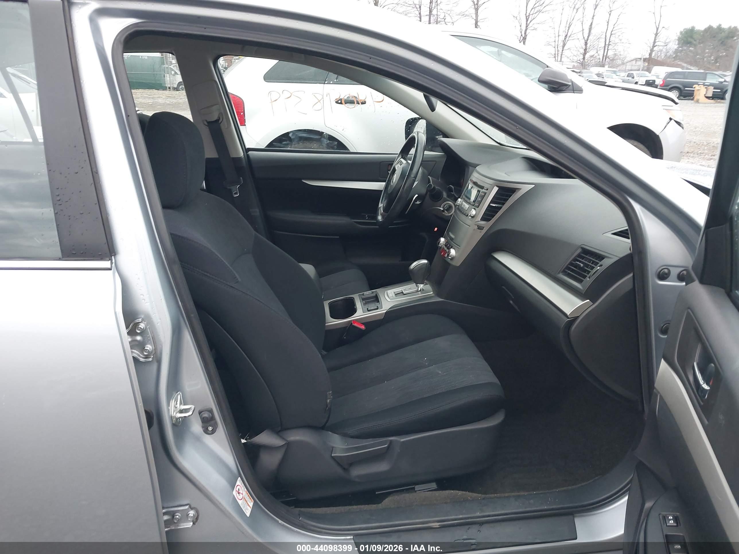 SUBARU LEGACY image 5