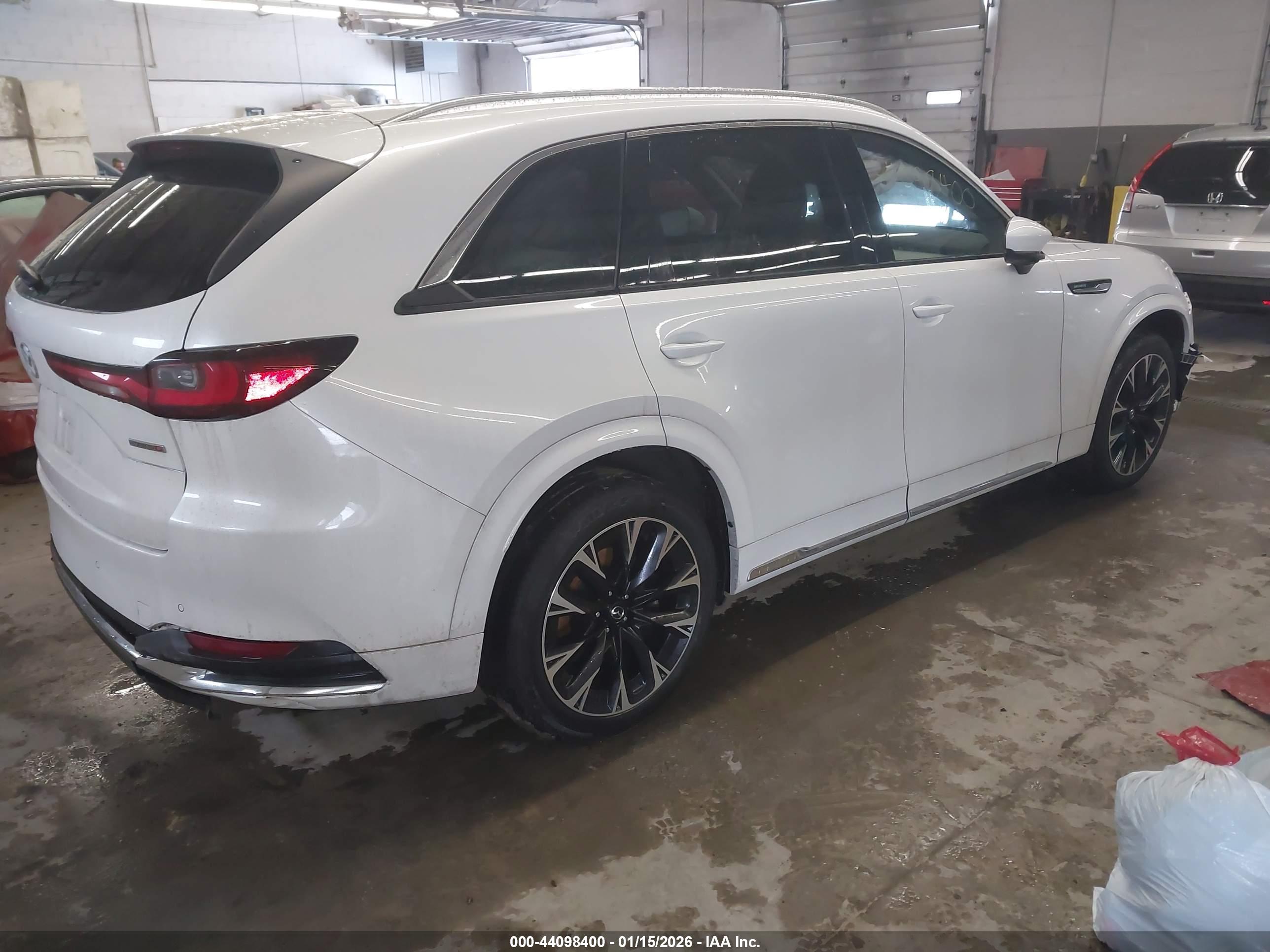 MAZDA CX-90 image 4
