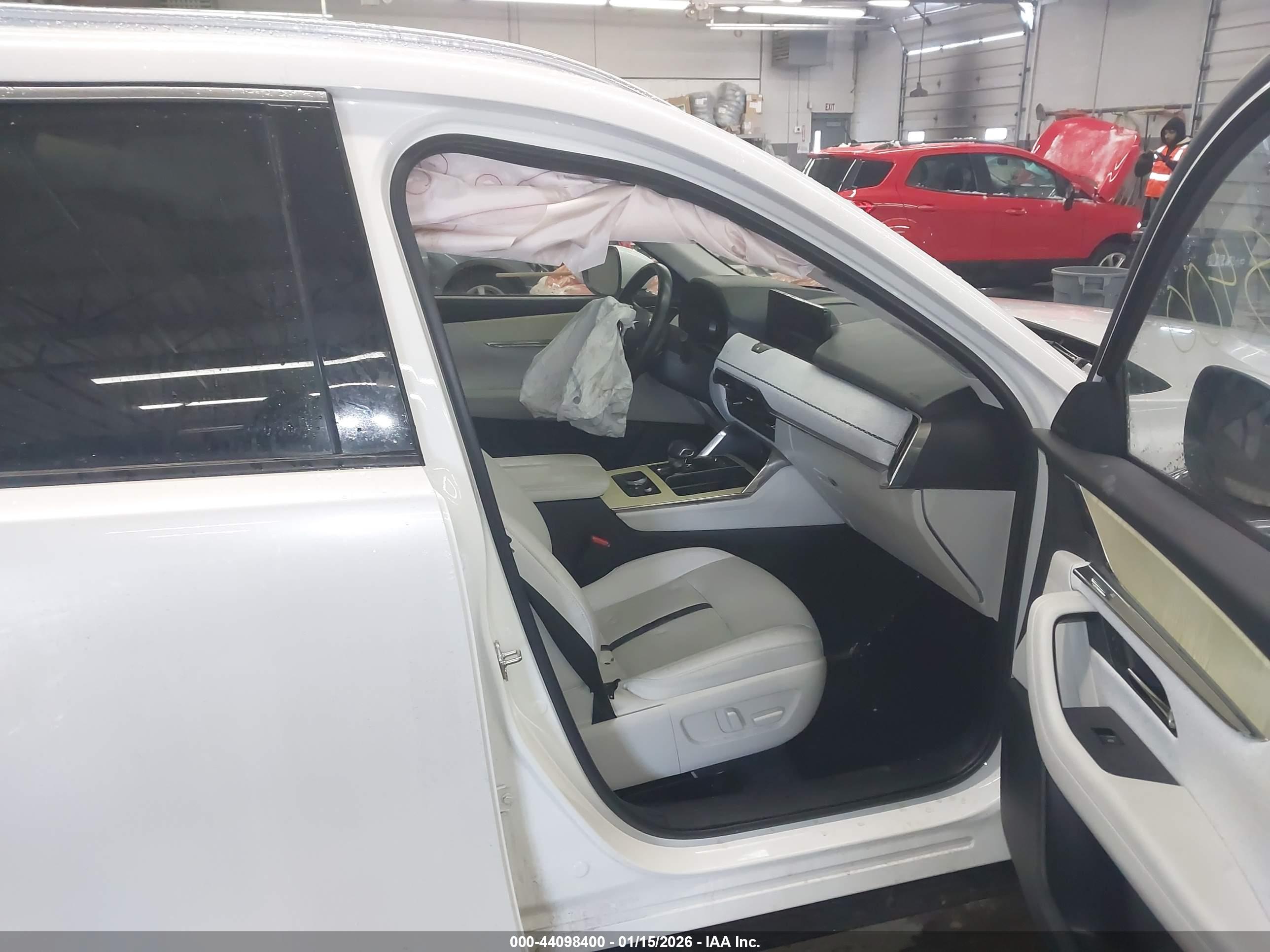 MAZDA CX-90 image 5
