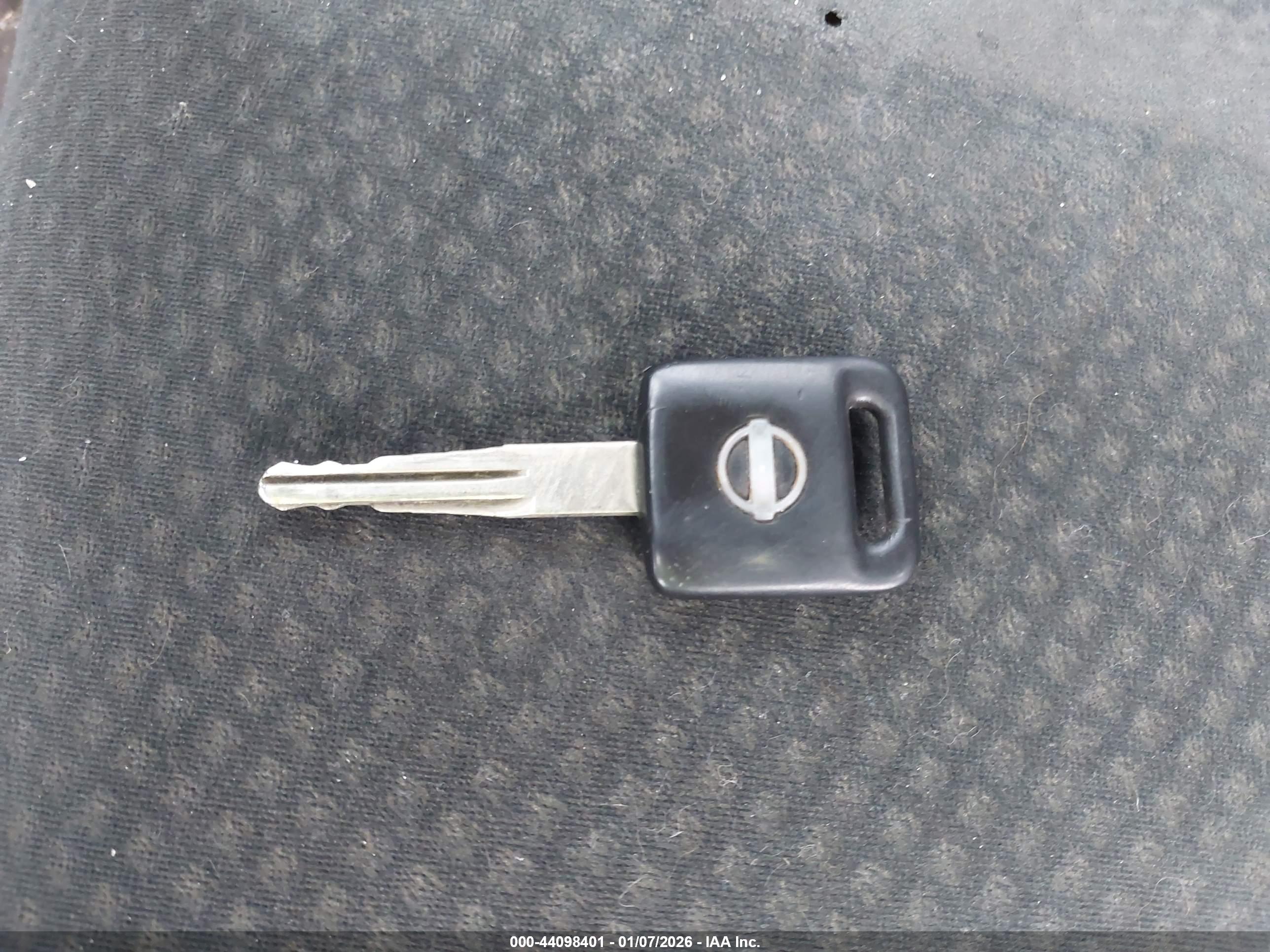 NISSAN VERSA image 11