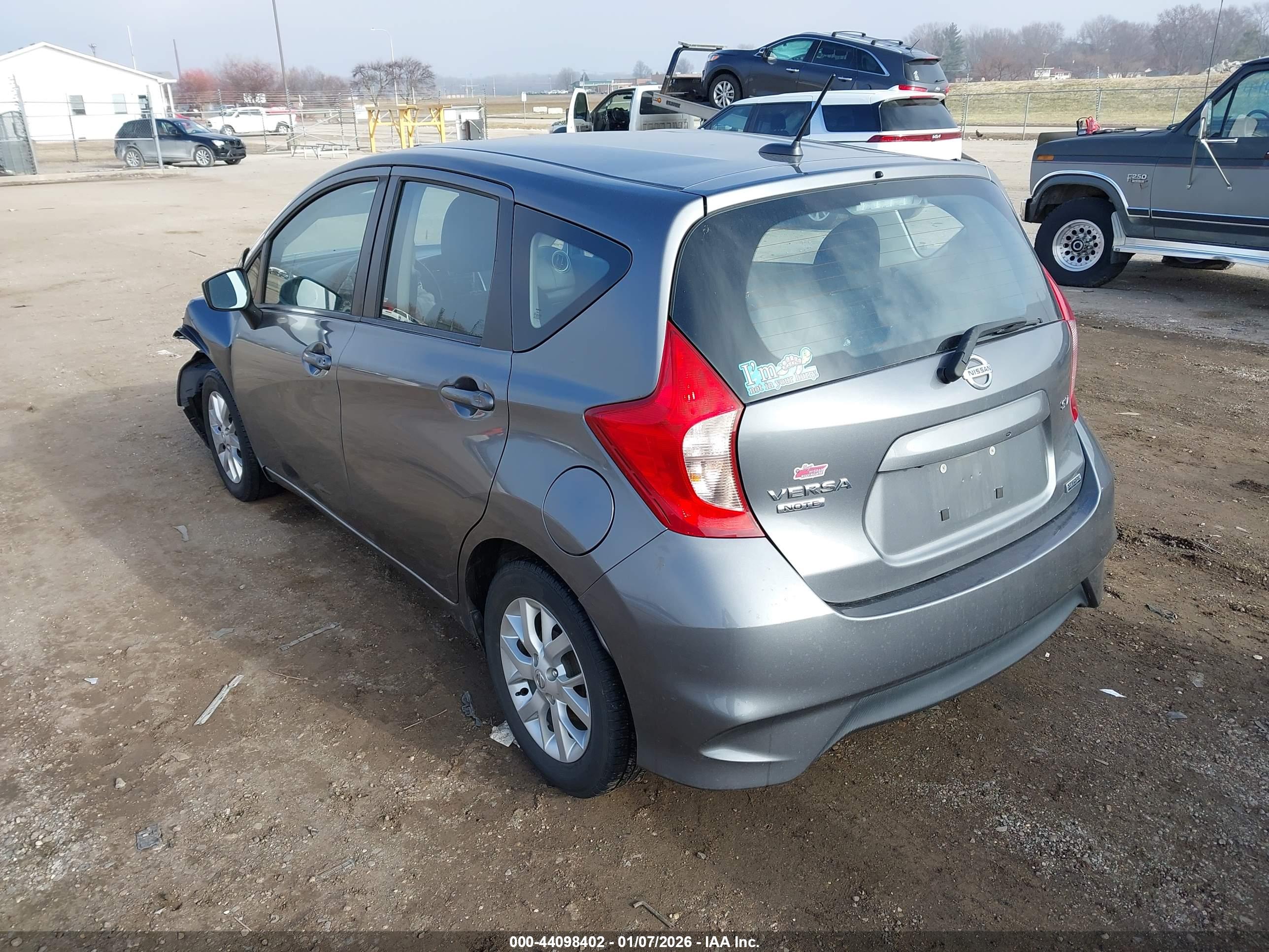 NISSAN VERSA image 3