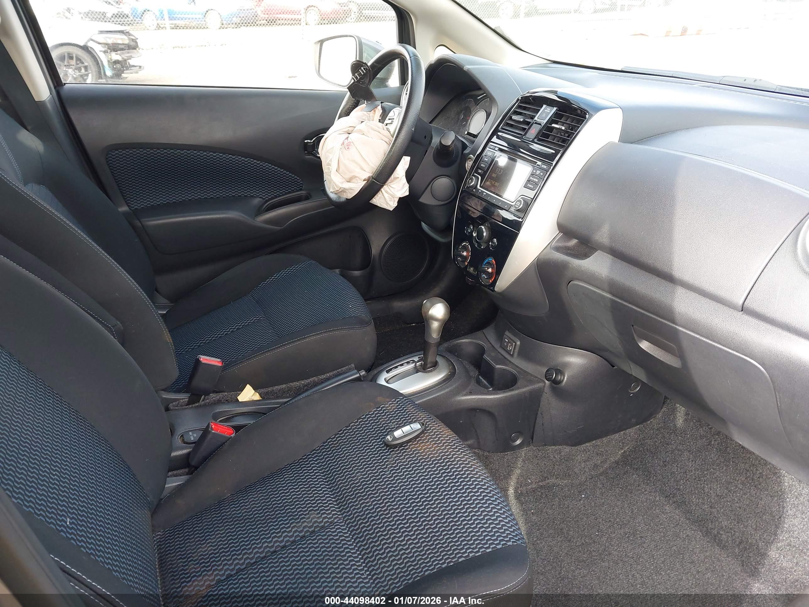 NISSAN VERSA image 5