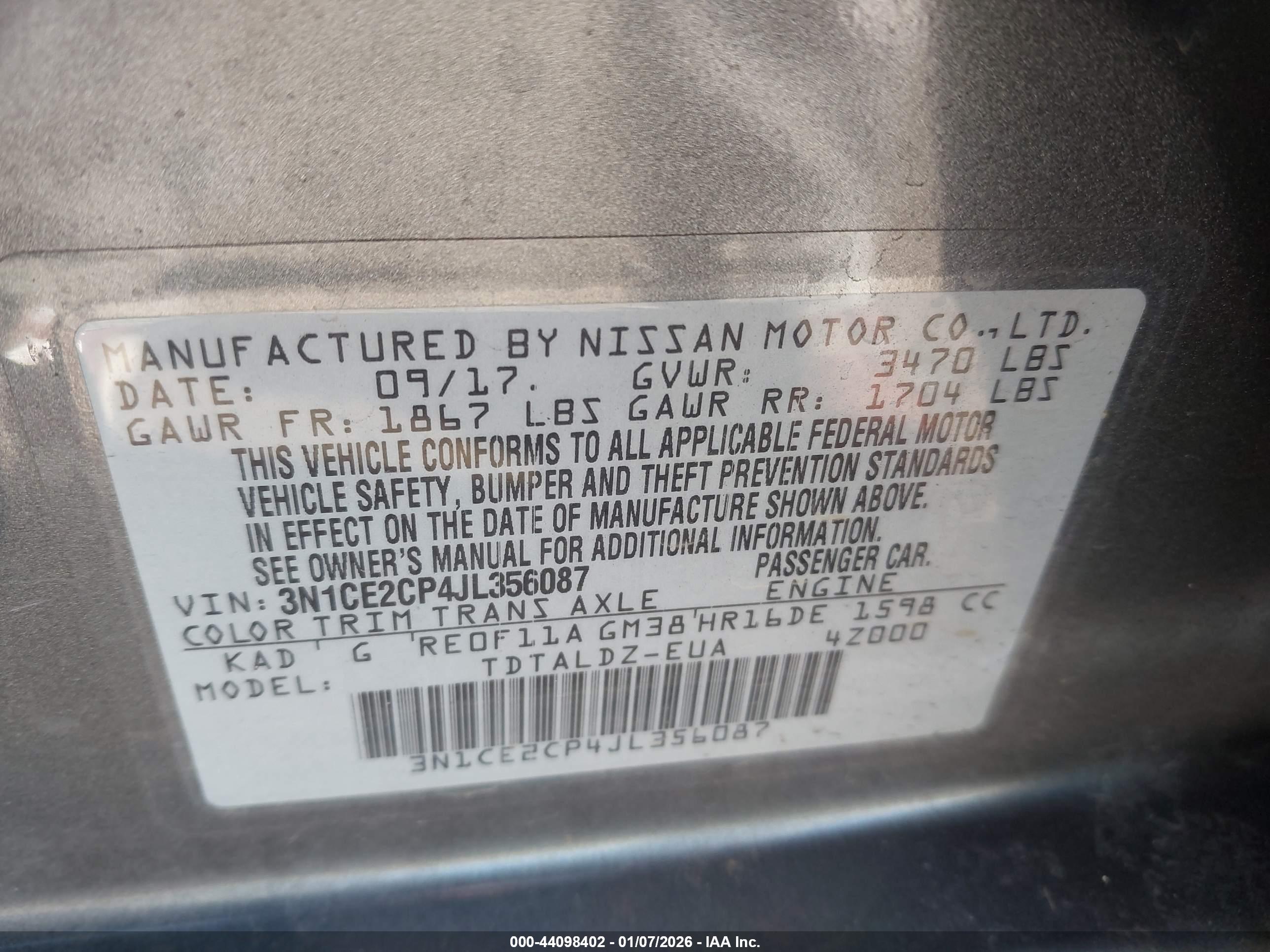 NISSAN VERSA image 9