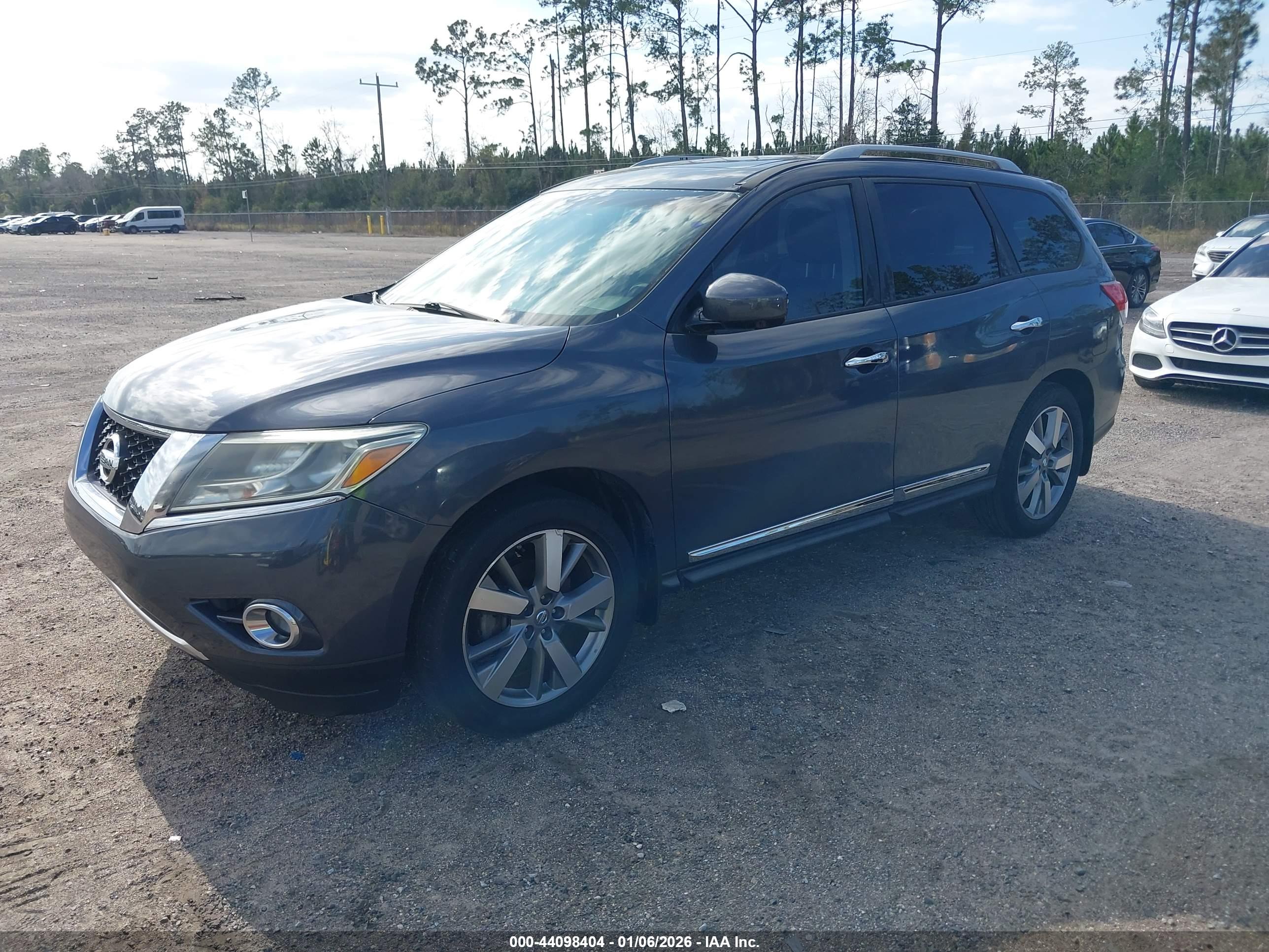 NISSAN PATHFINDER image 2
