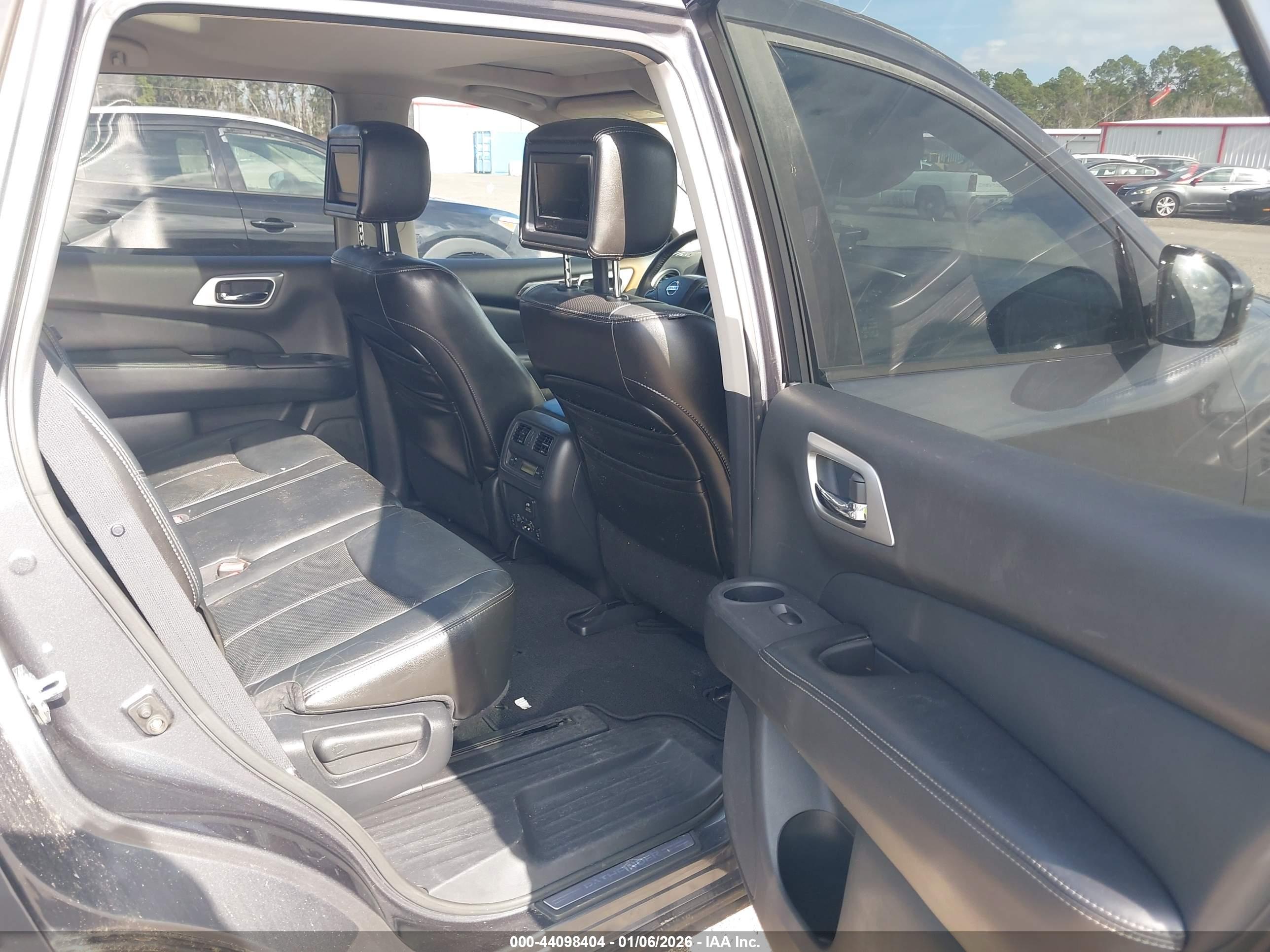 NISSAN PATHFINDER image 8
