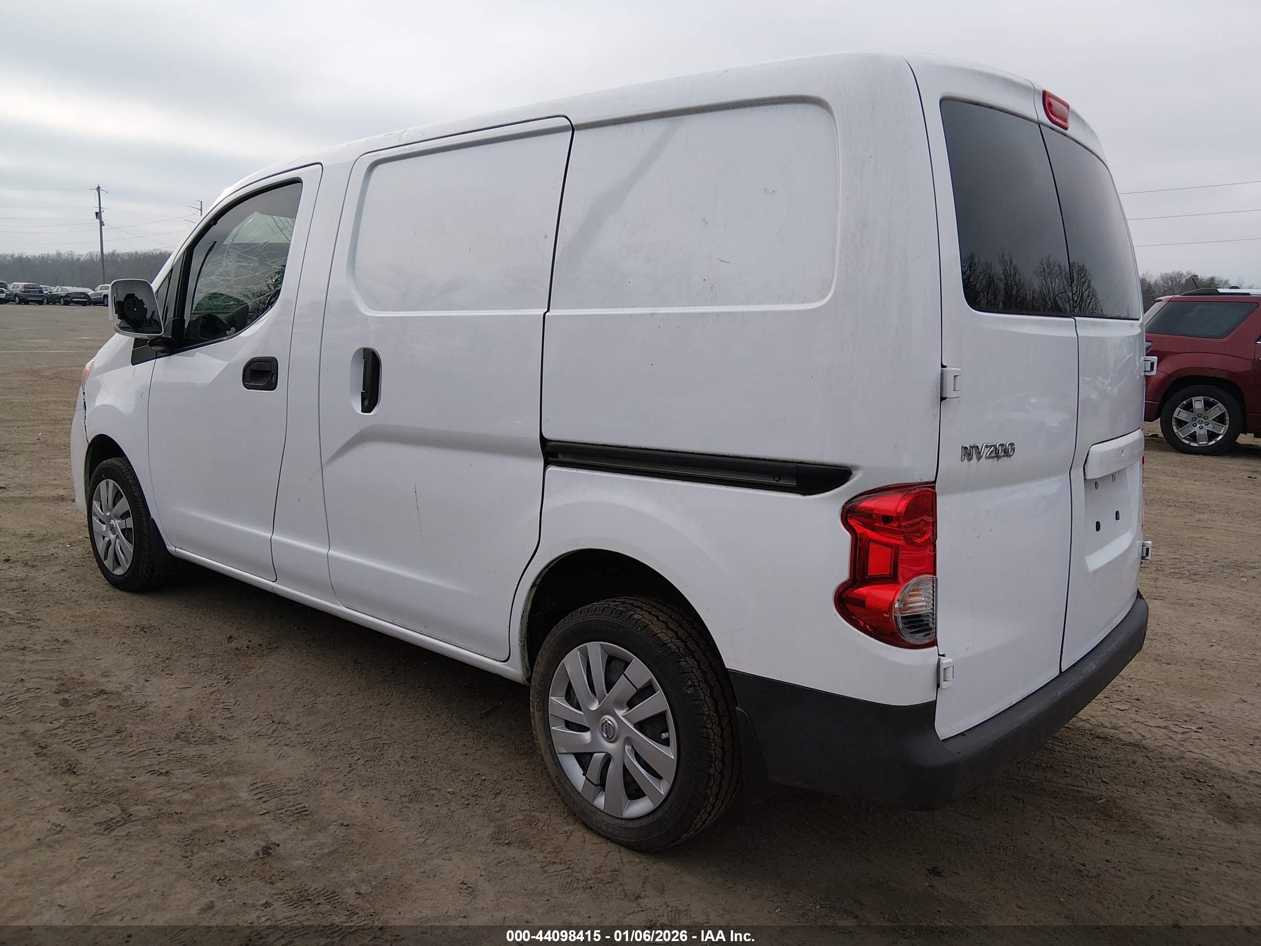 NISSAN NV200 image 3