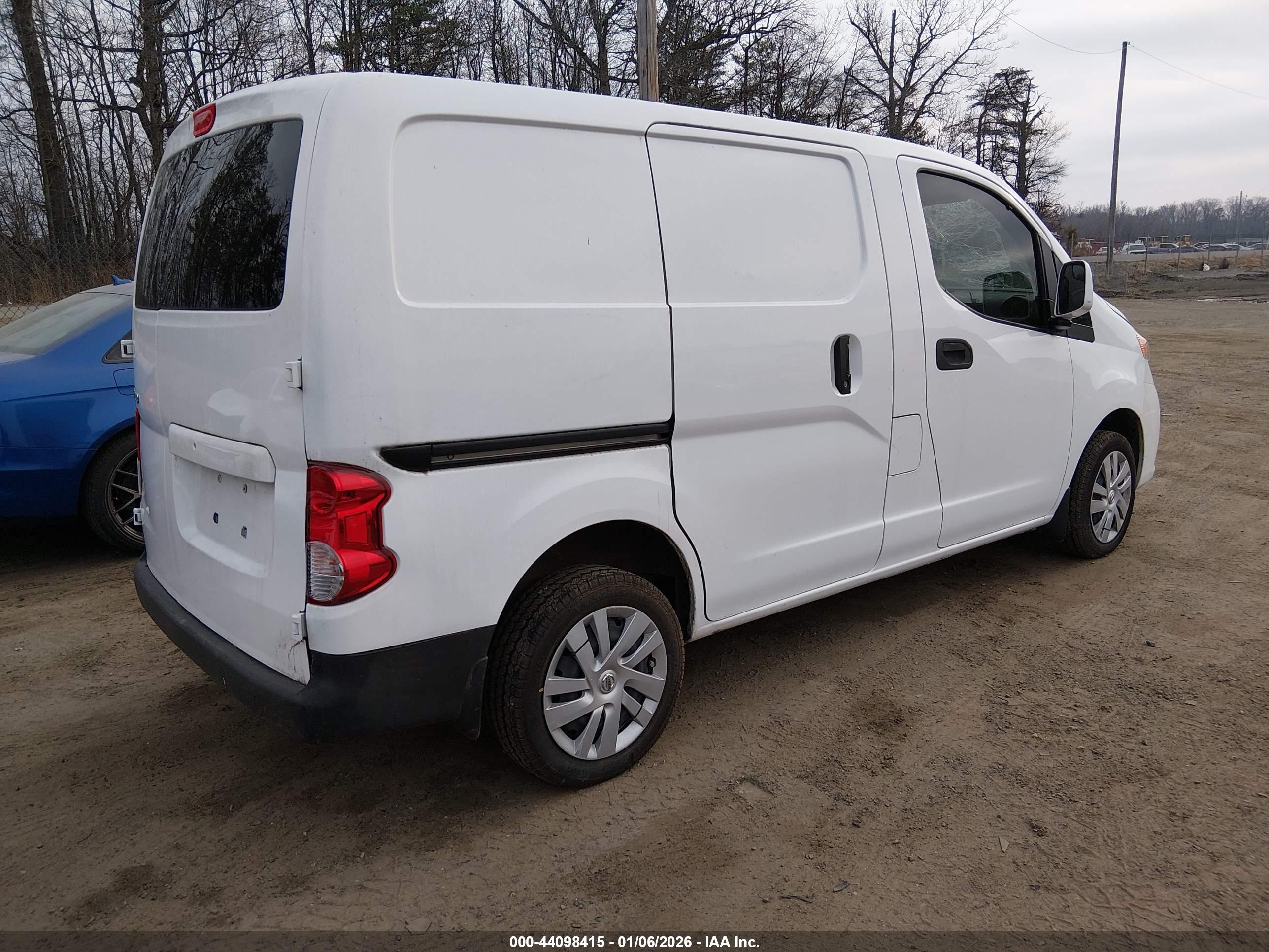 NISSAN NV200 image 4