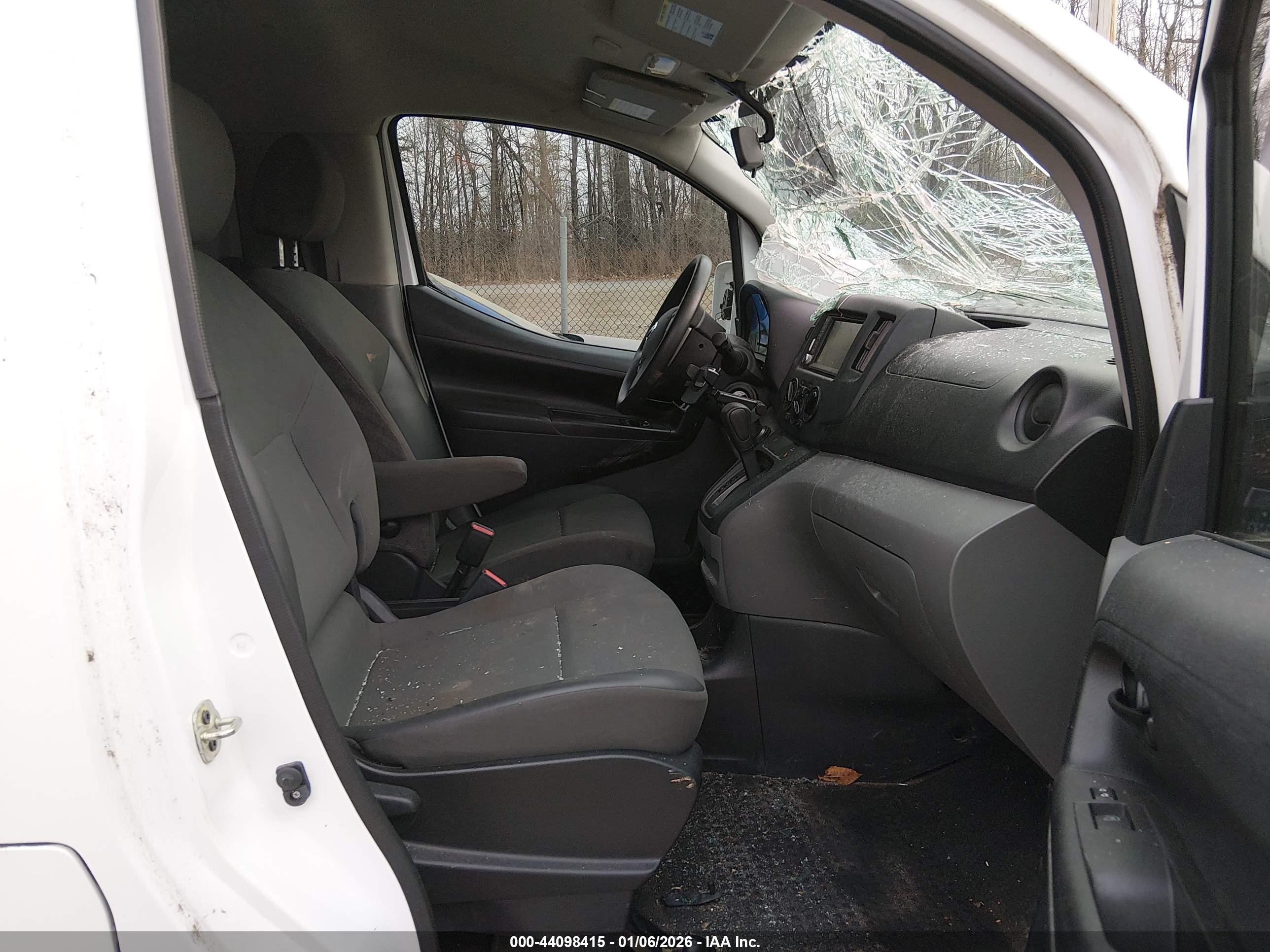NISSAN NV200 image 5