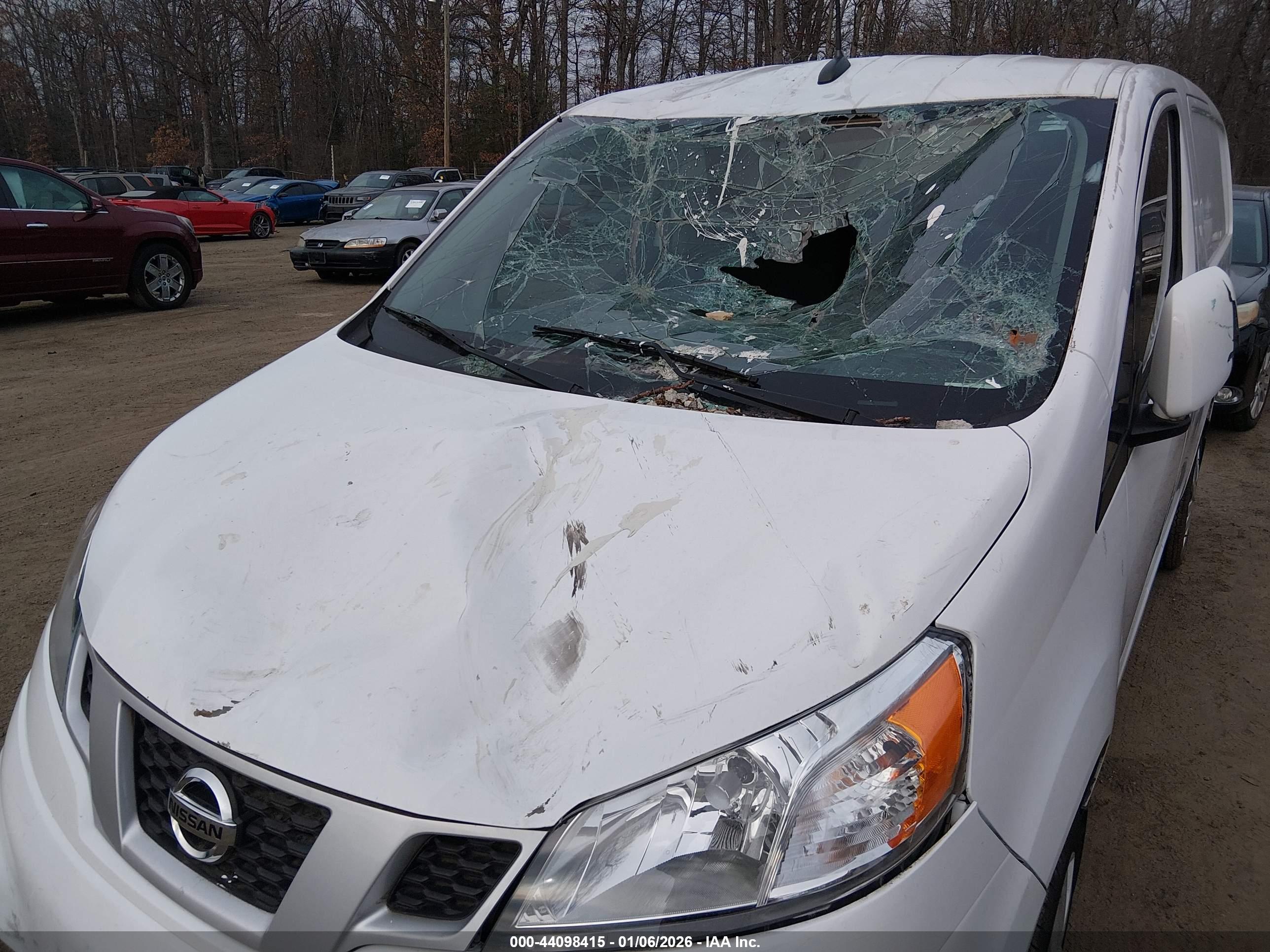 NISSAN NV200 image 6