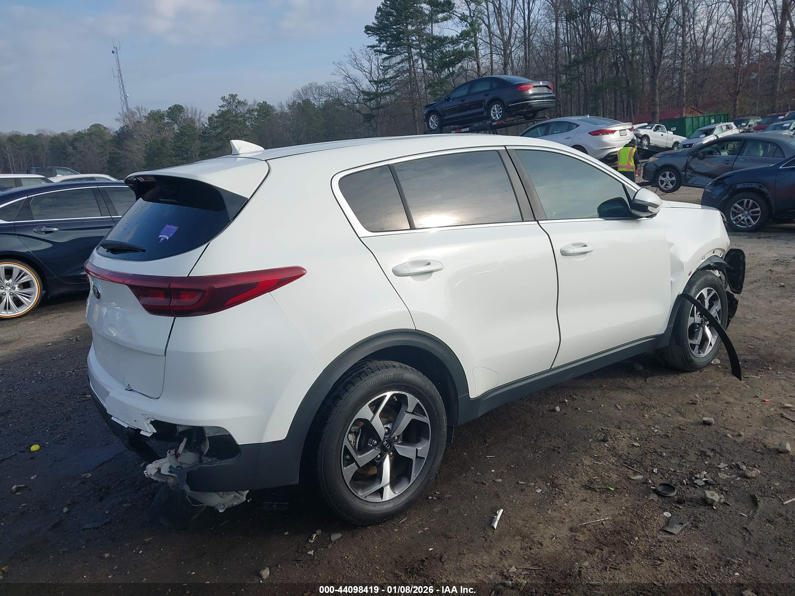 KIA SPORTAGE image 4