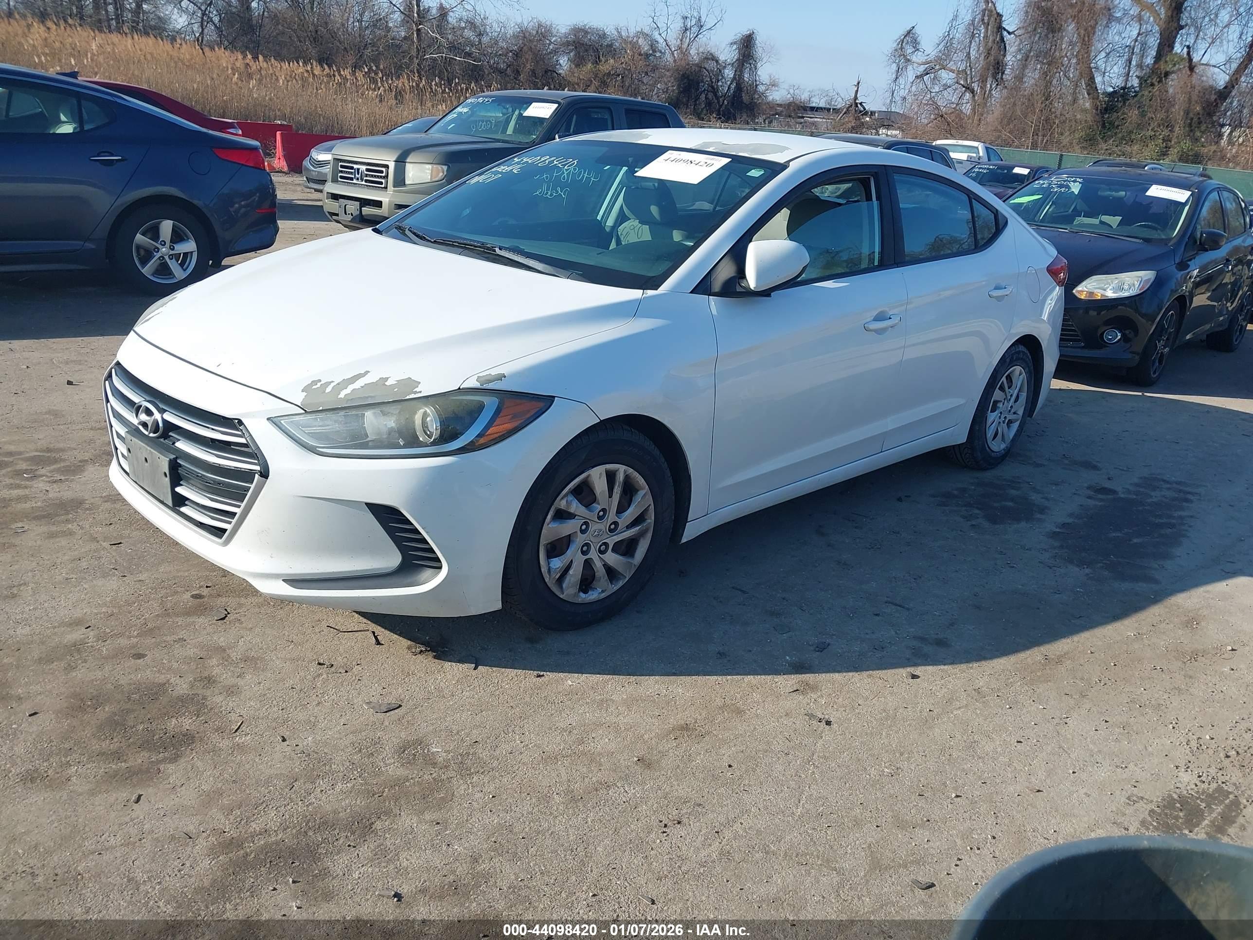 HYUNDAI ELANTRA image 2