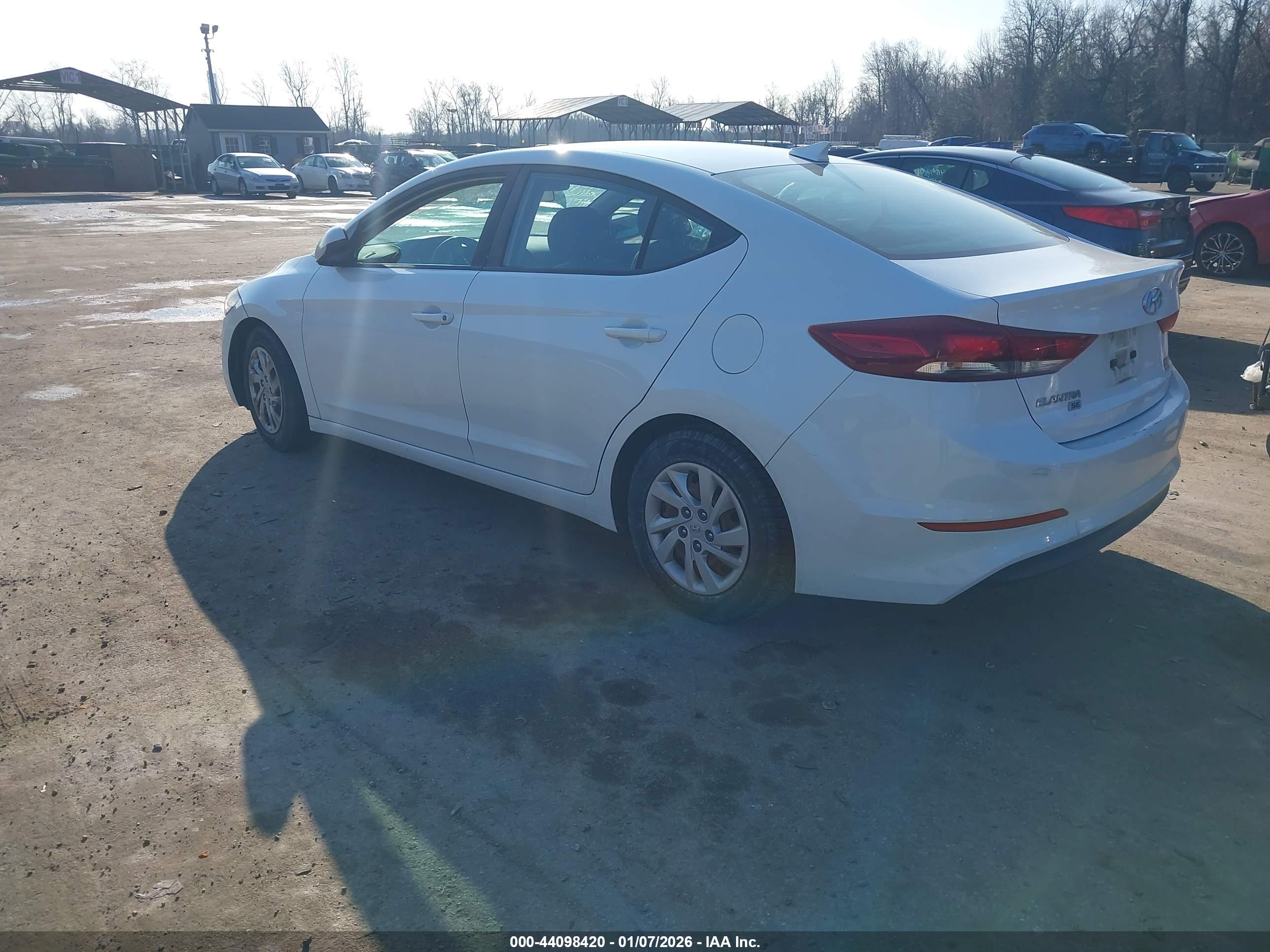 HYUNDAI ELANTRA image 3