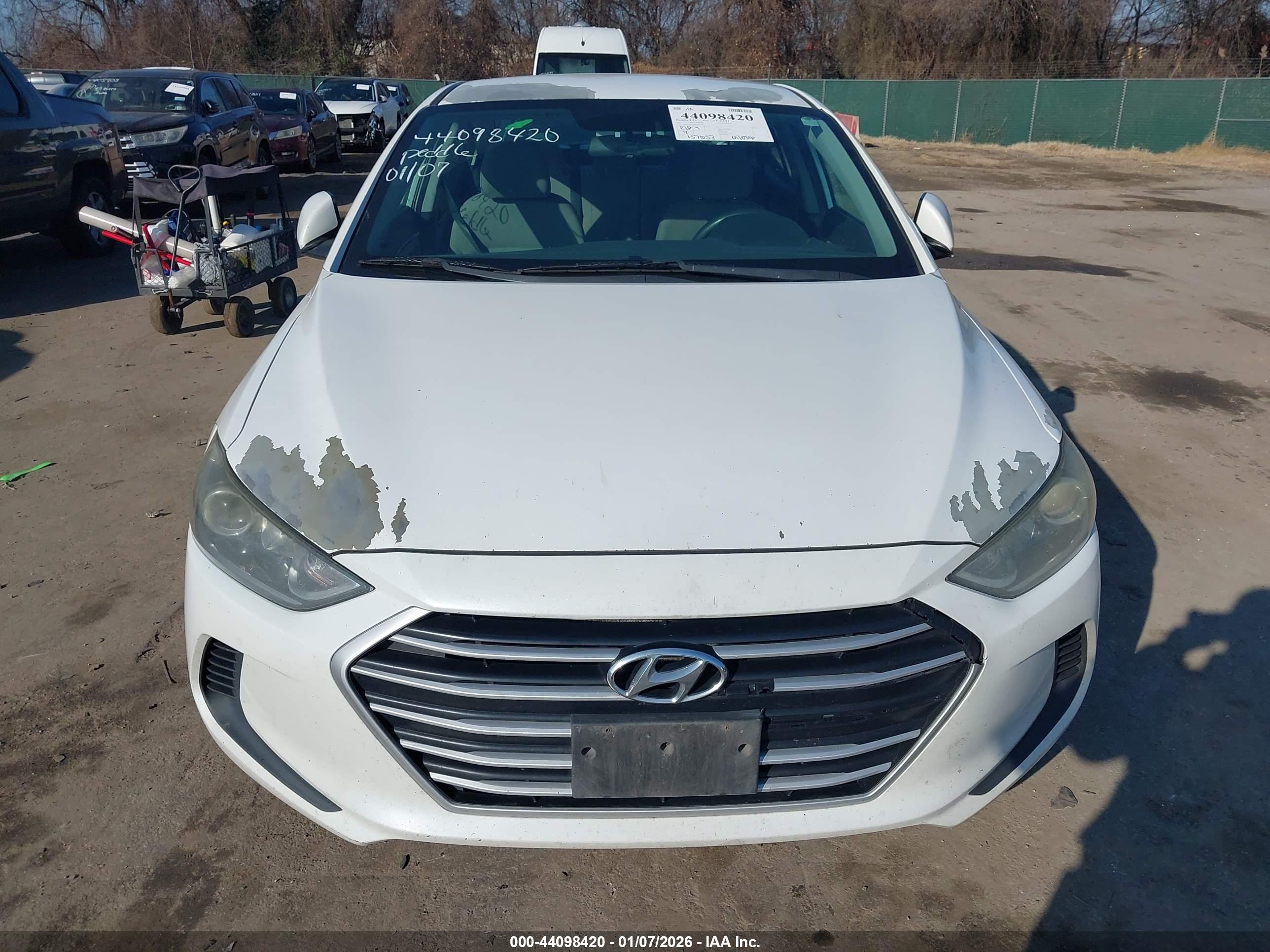 HYUNDAI ELANTRA image 6