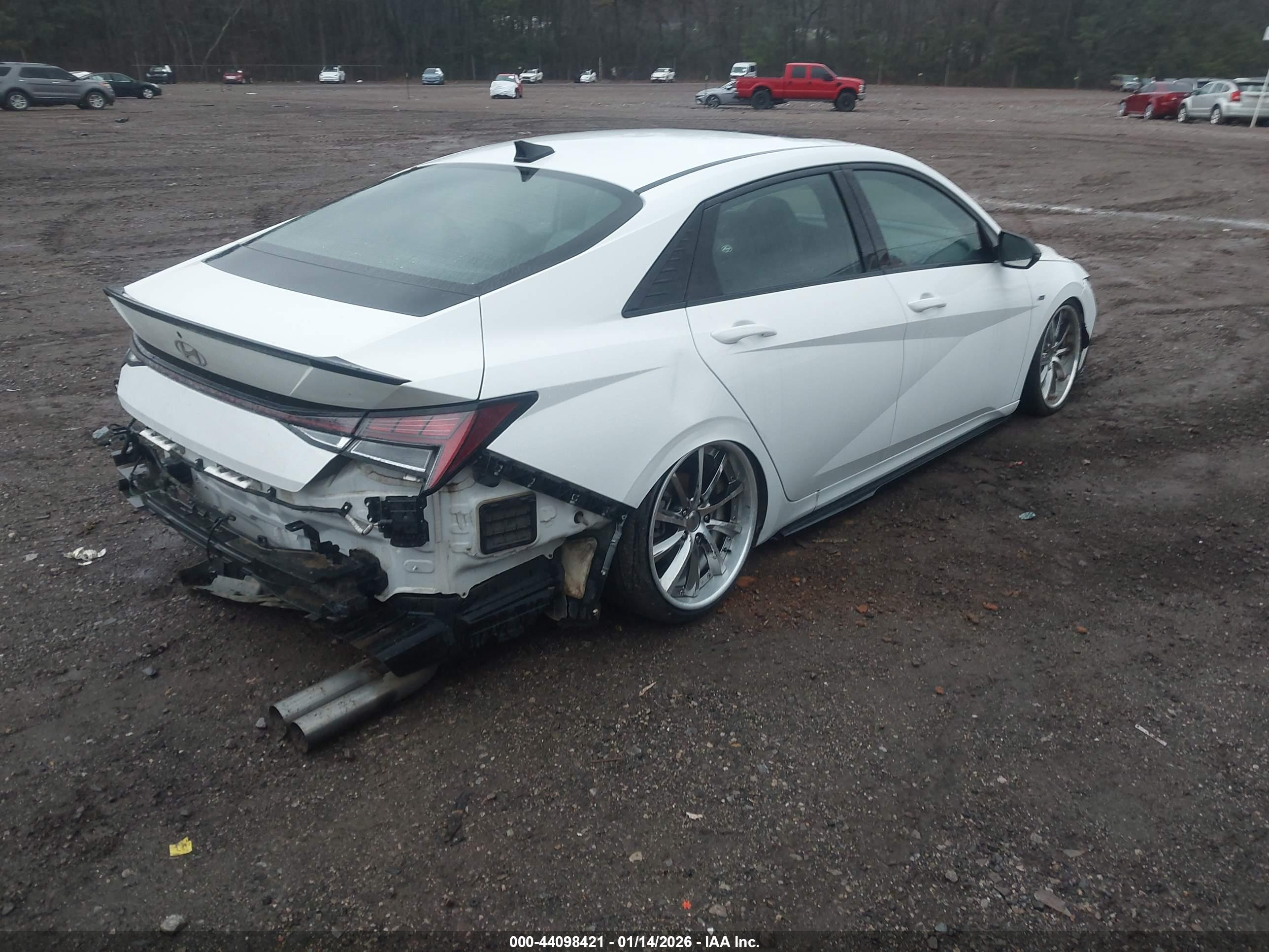 HYUNDAI ELANTRA image 4