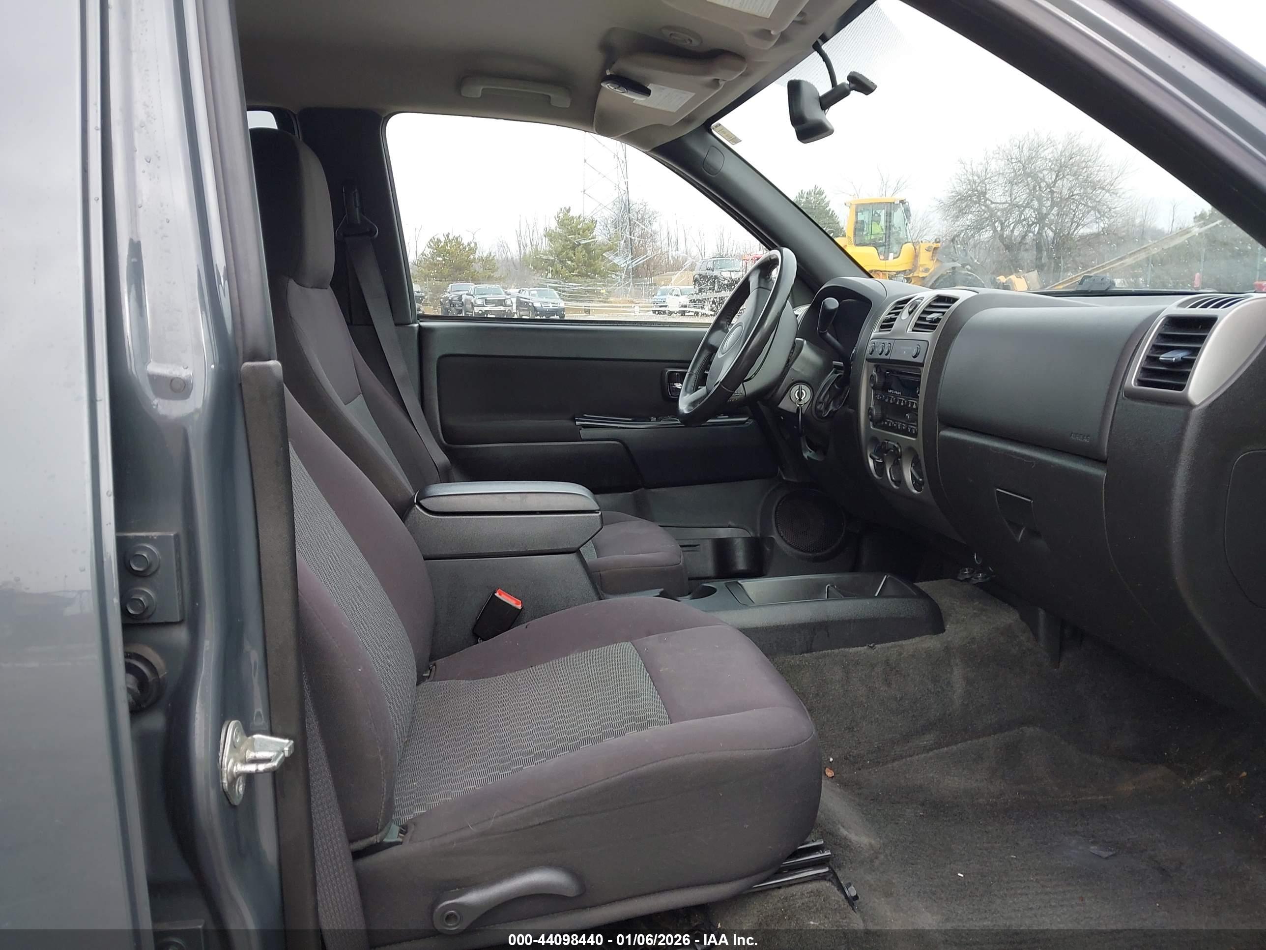CHEVROLET COLORADO image 5