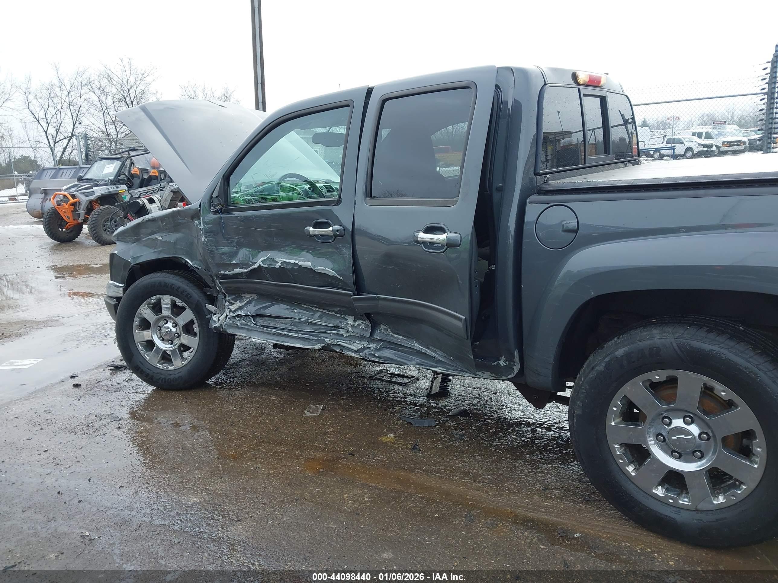 CHEVROLET COLORADO image 6
