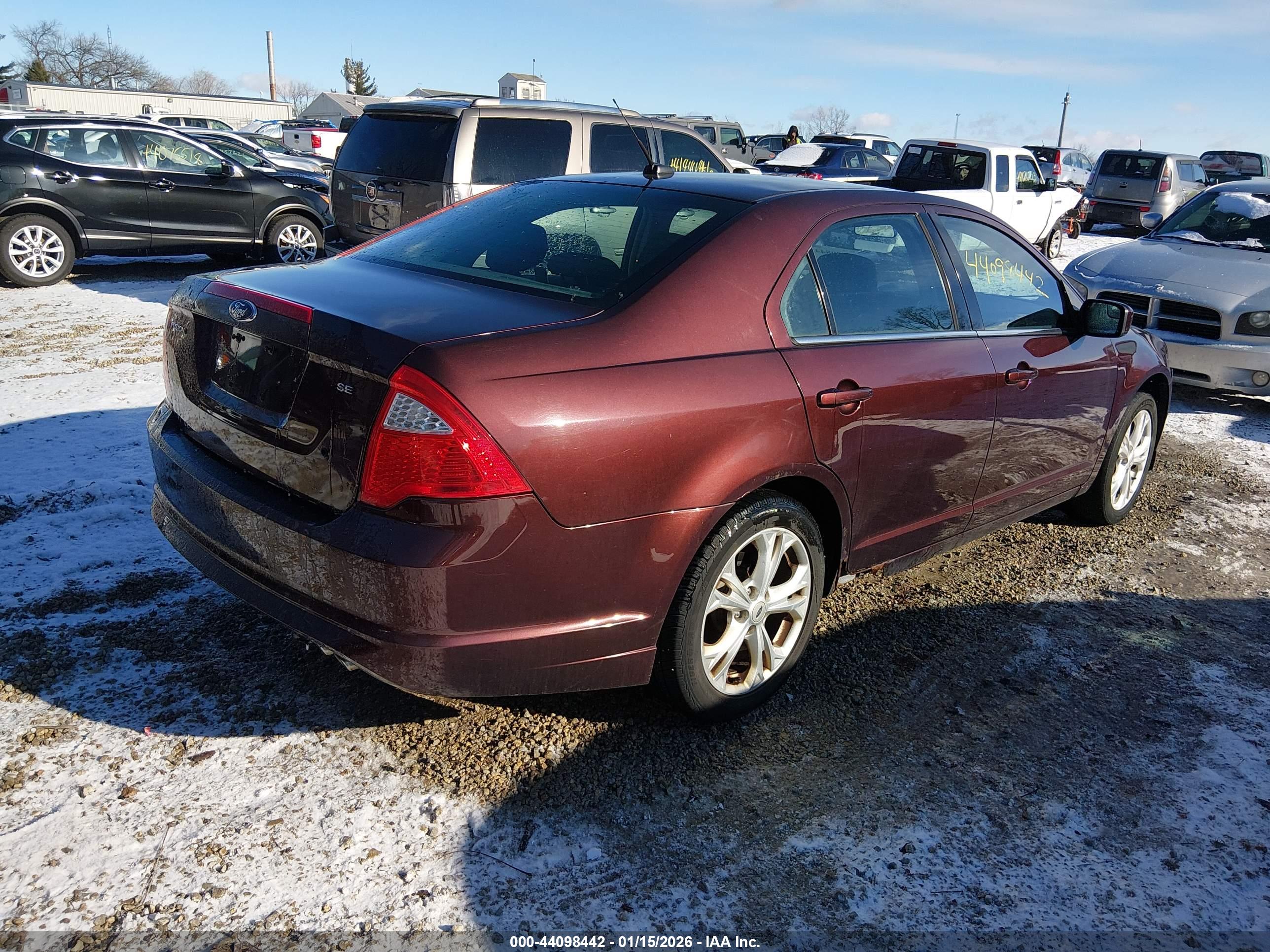 FORD FUSION image 4