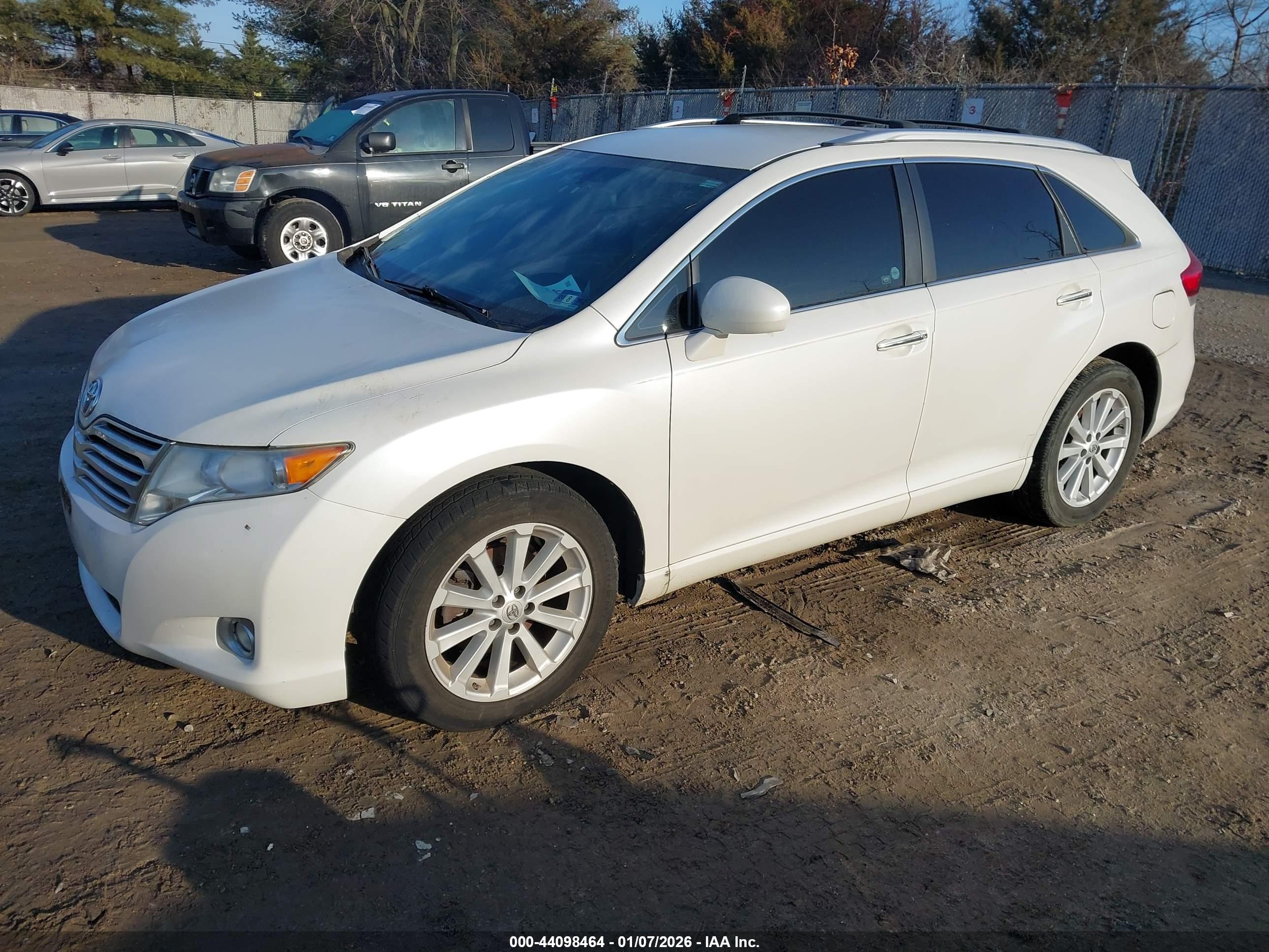 TOYOTA VENZA image 2