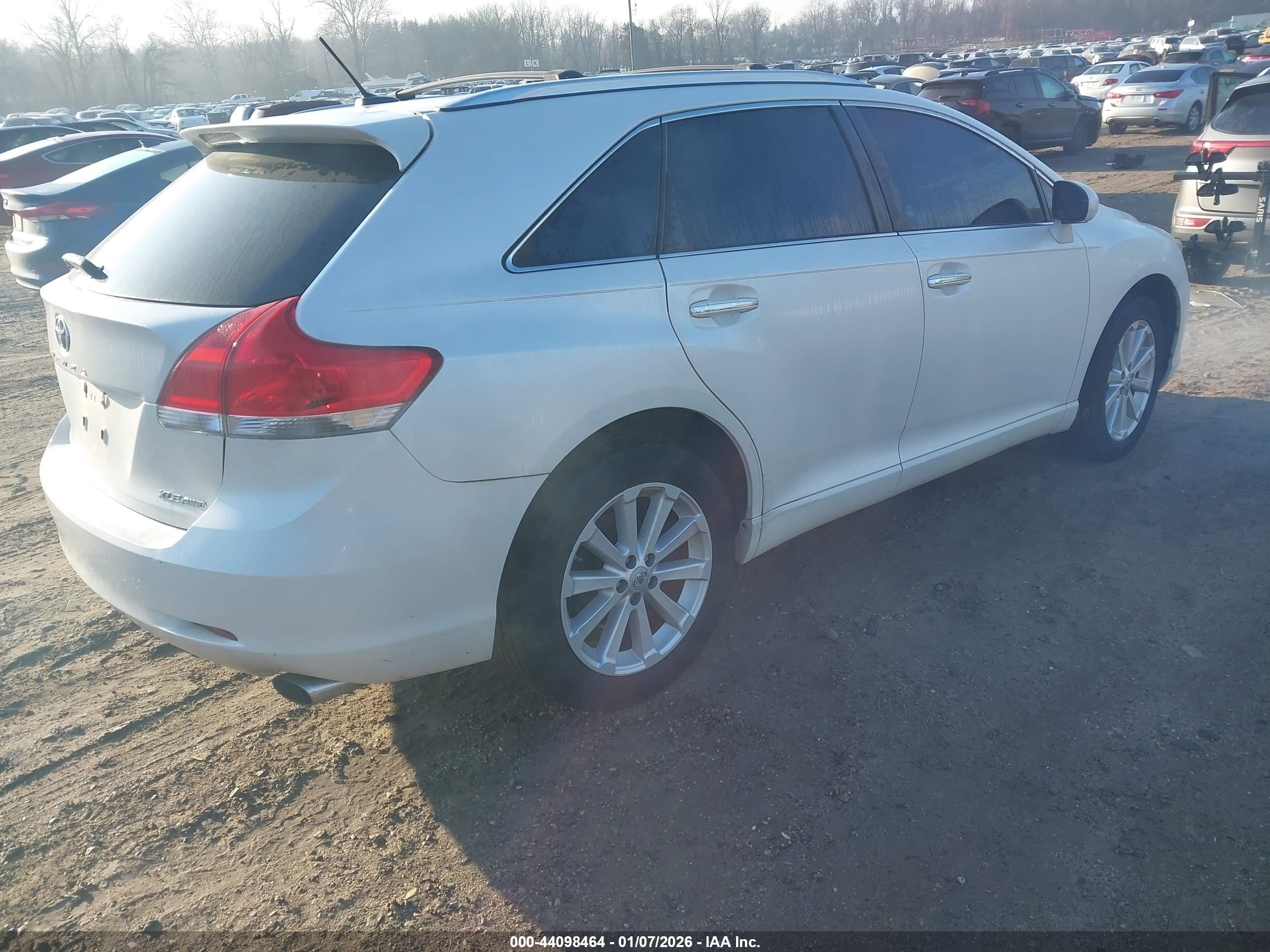TOYOTA VENZA image 4