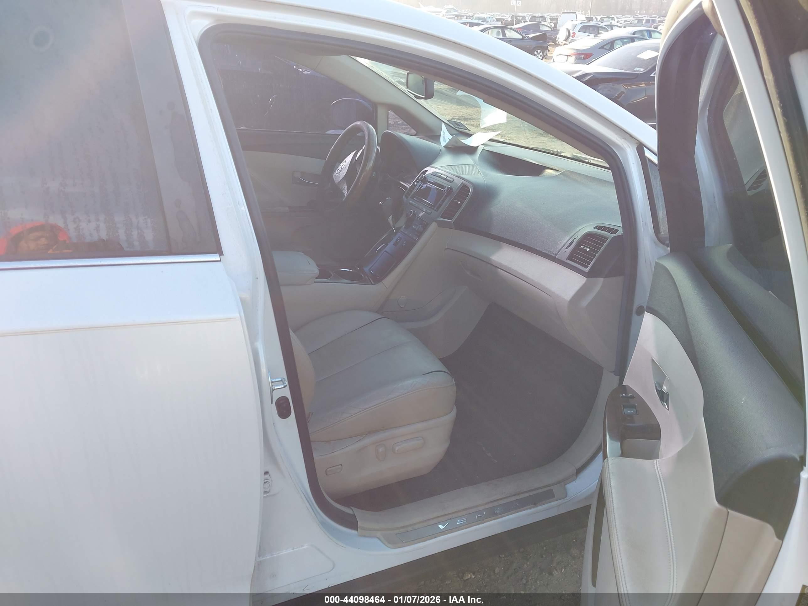 TOYOTA VENZA image 5