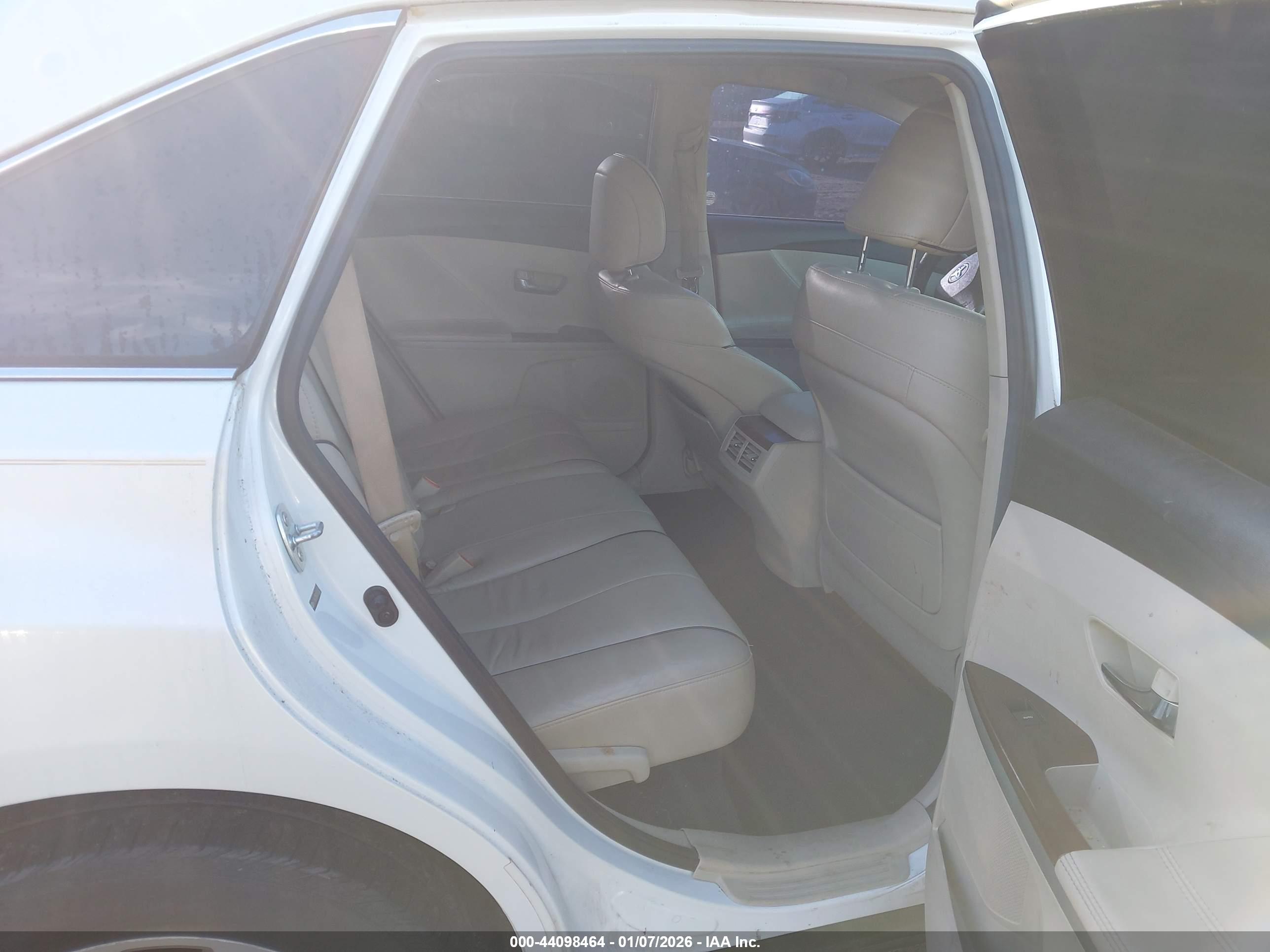 TOYOTA VENZA image 8