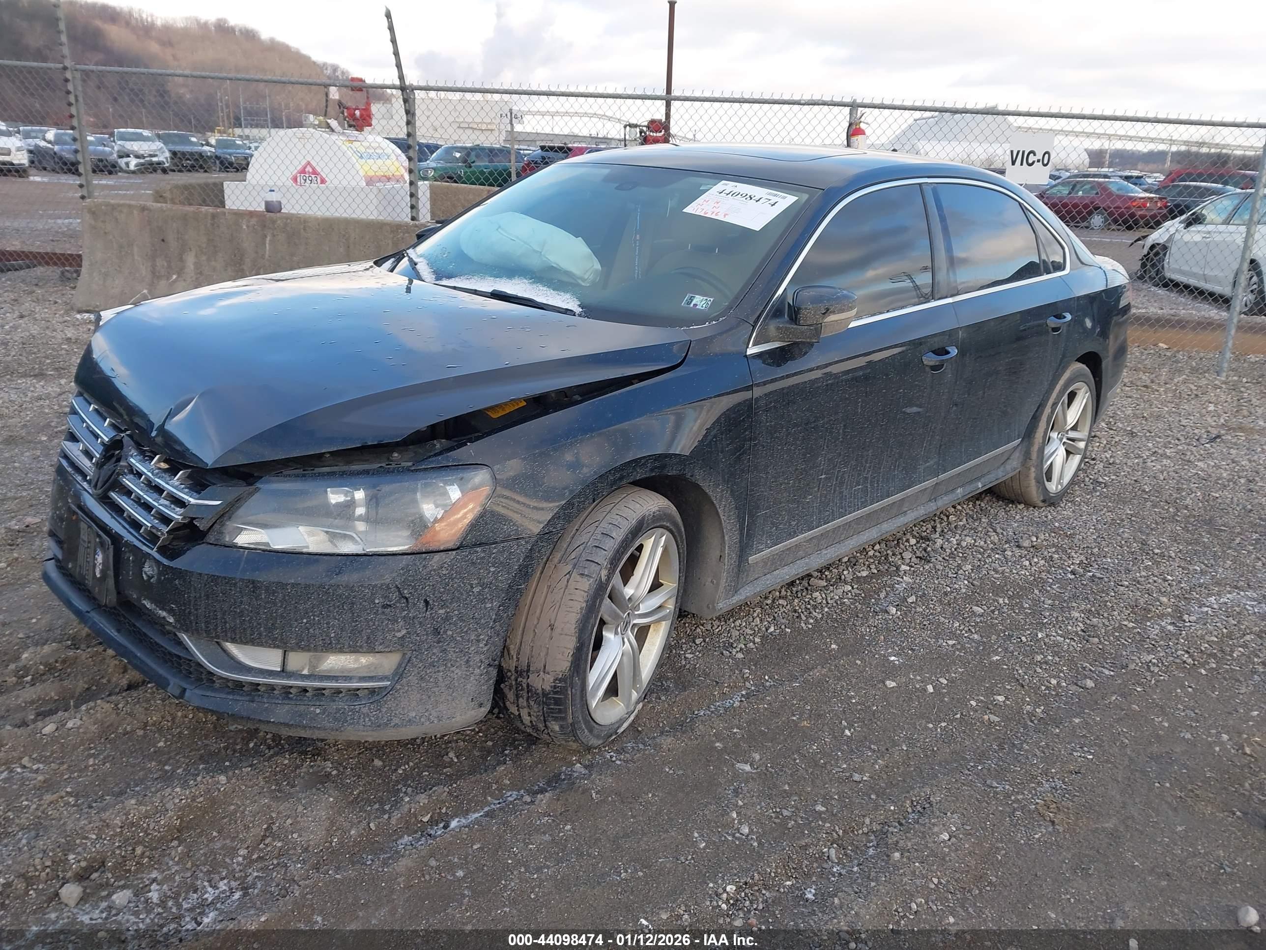 VOLKSWAGEN PASSAT image 2