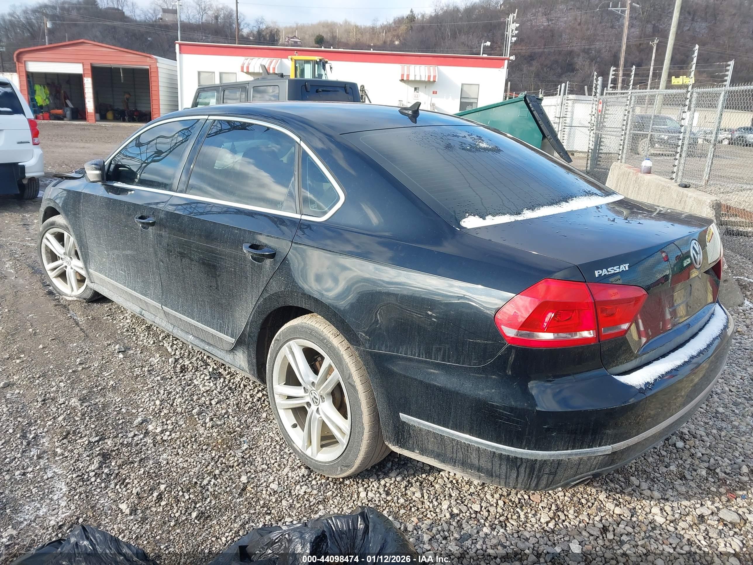 VOLKSWAGEN PASSAT image 3