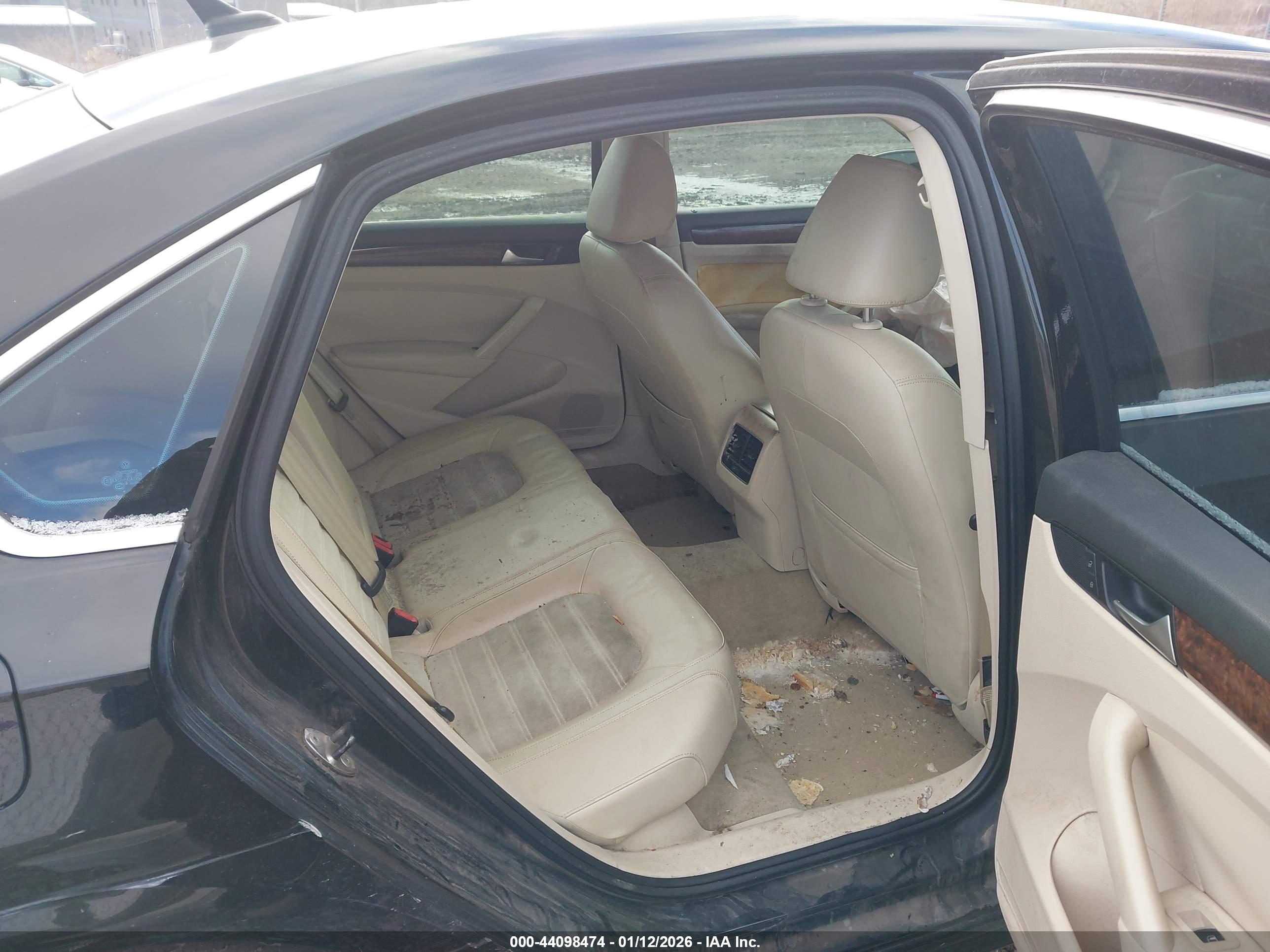 VOLKSWAGEN PASSAT image 8