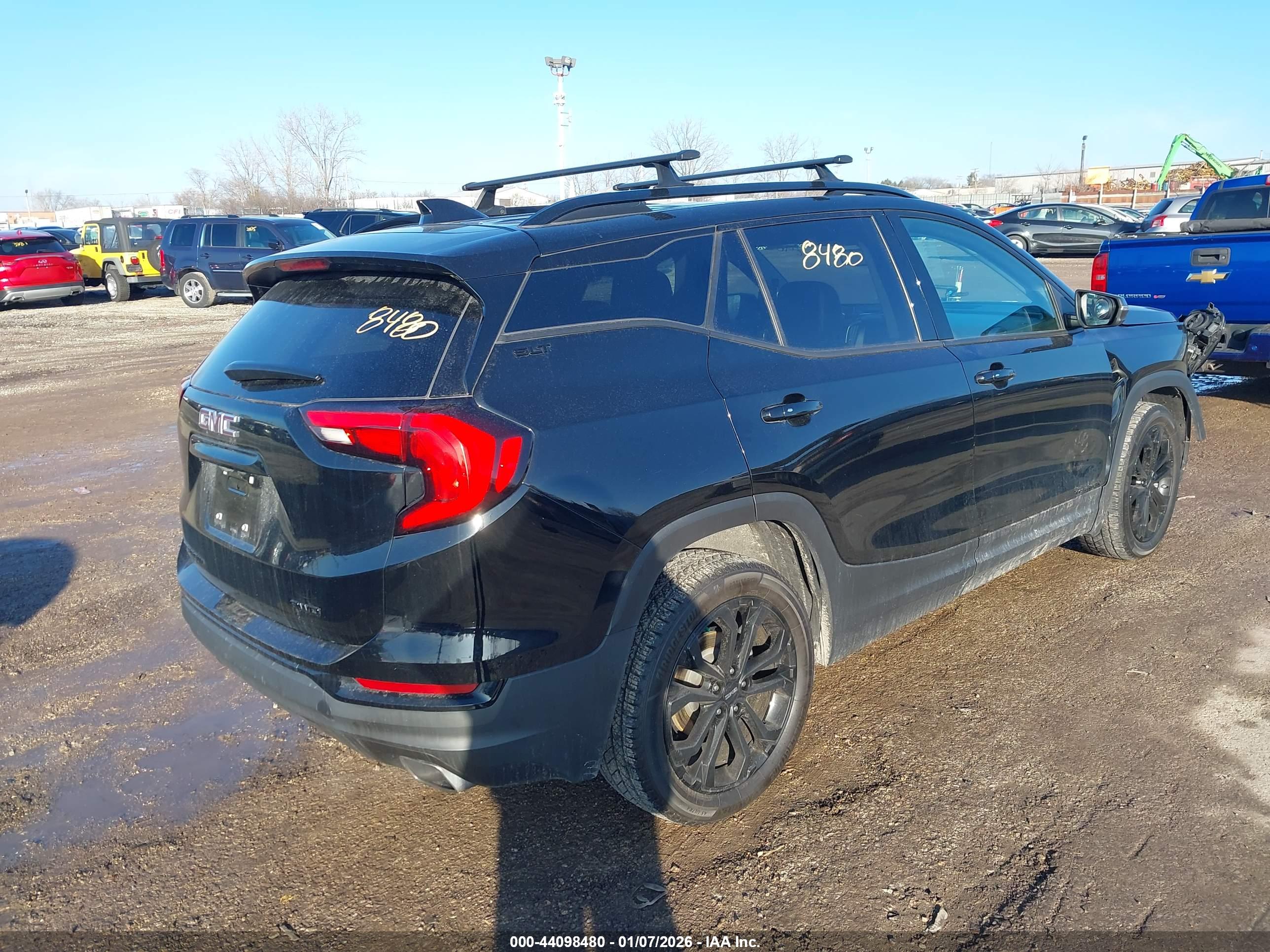 GMC TERRAIN image 4