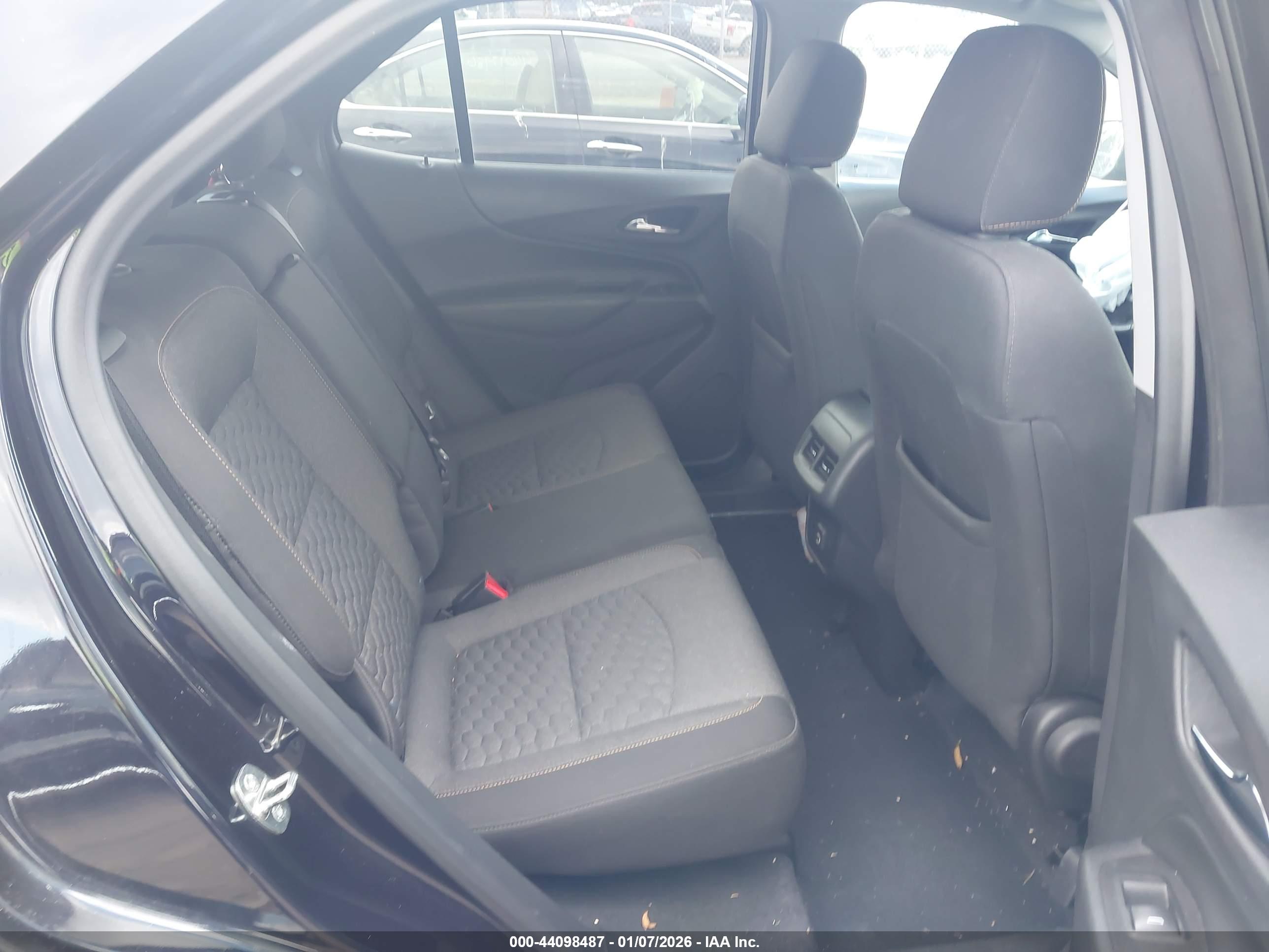 CHEVROLET EQUINOX image 8