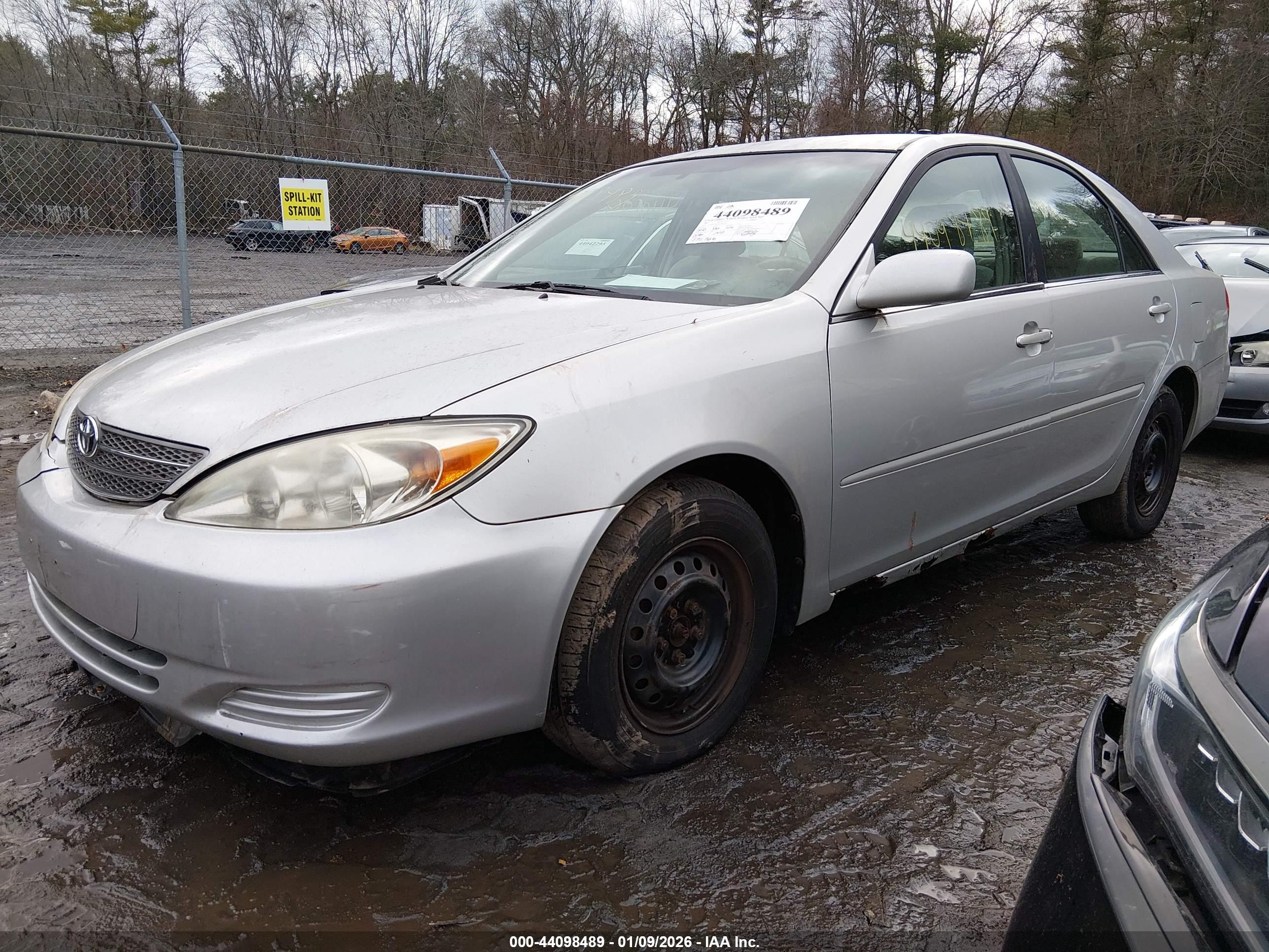 TOYOTA CAMRY image 2