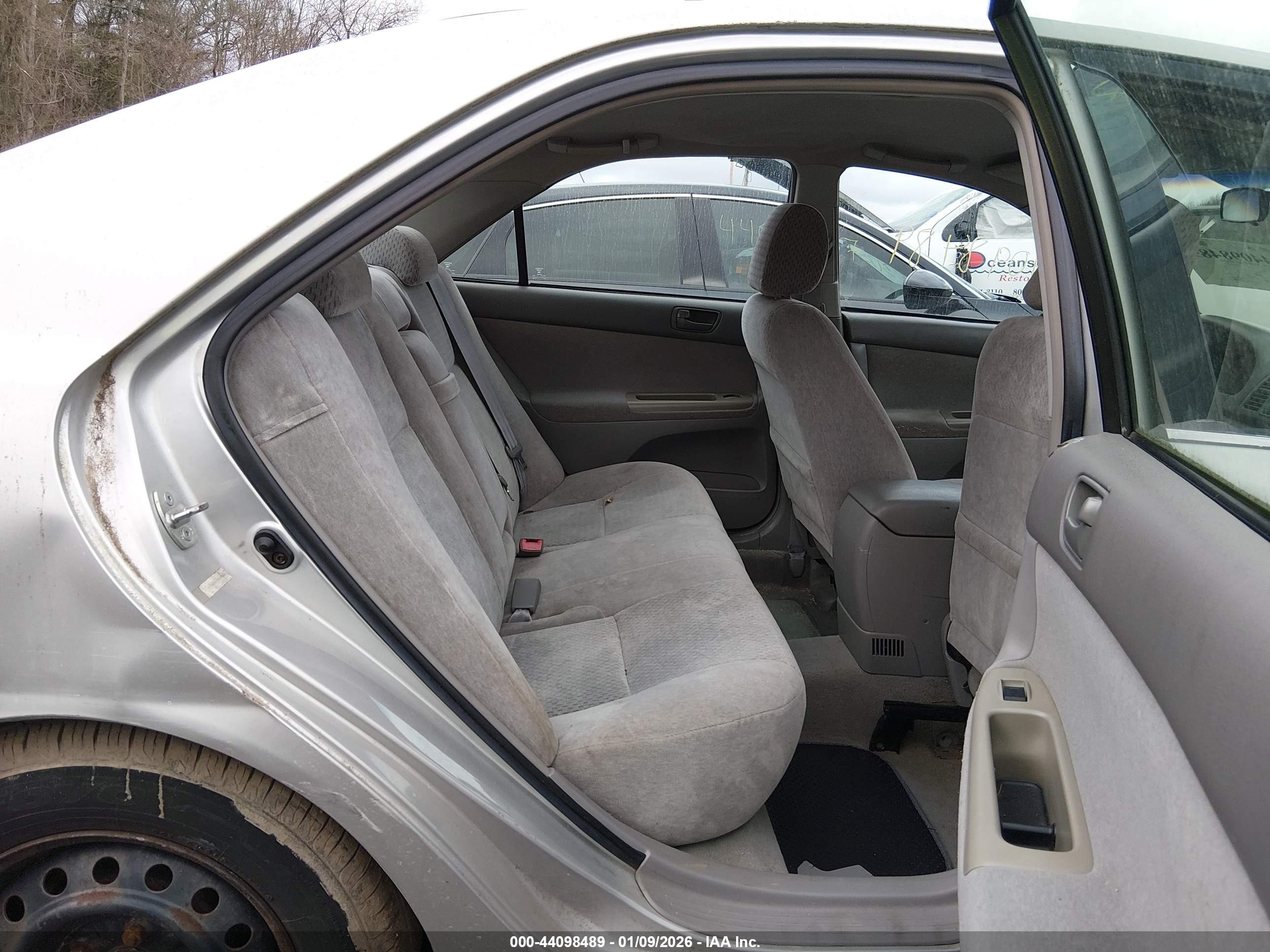 TOYOTA CAMRY image 8