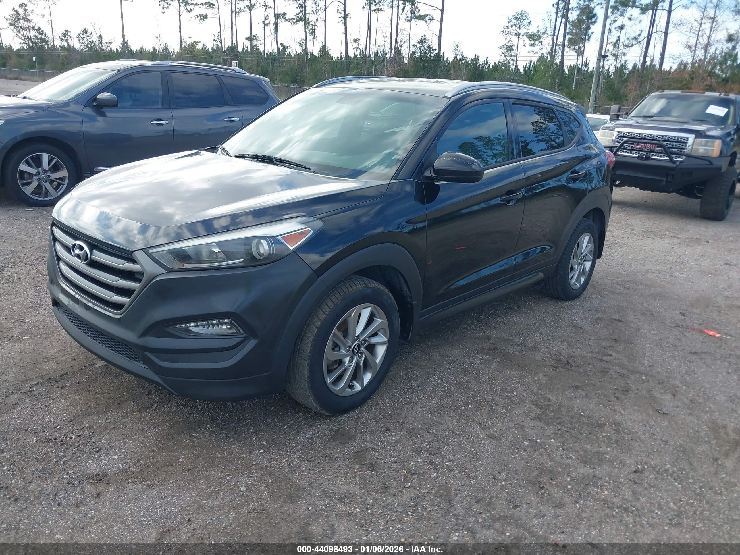 HYUNDAI TUCSON image 2