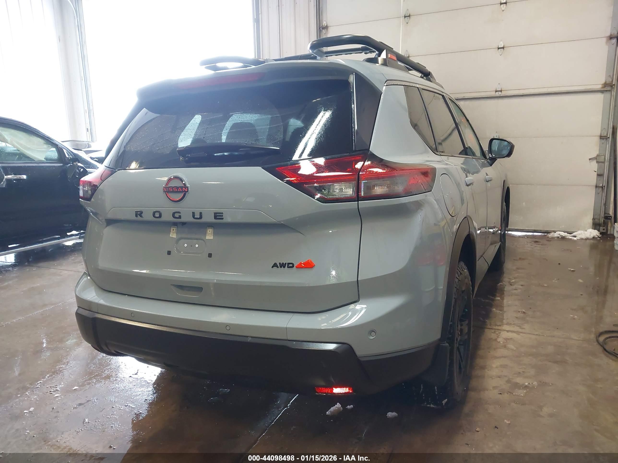 NISSAN ROGUE image 4