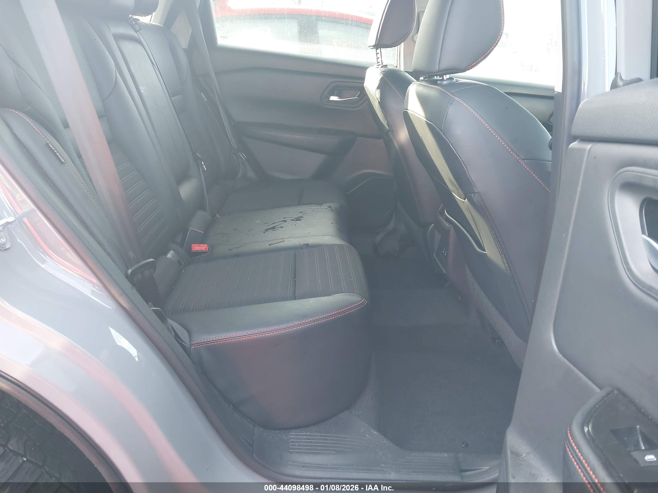 NISSAN ROGUE image 8