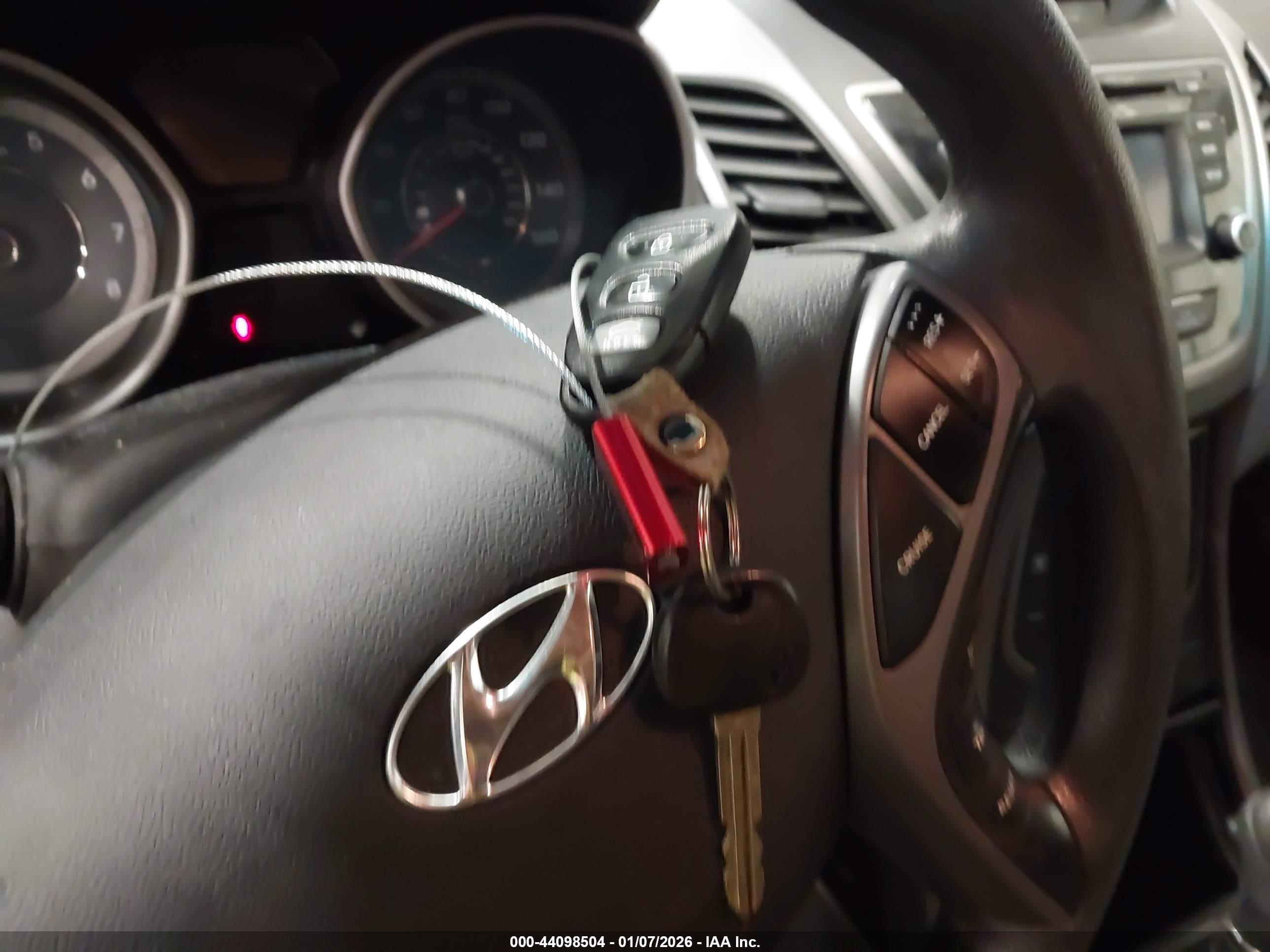 HYUNDAI ELANTRA image 11