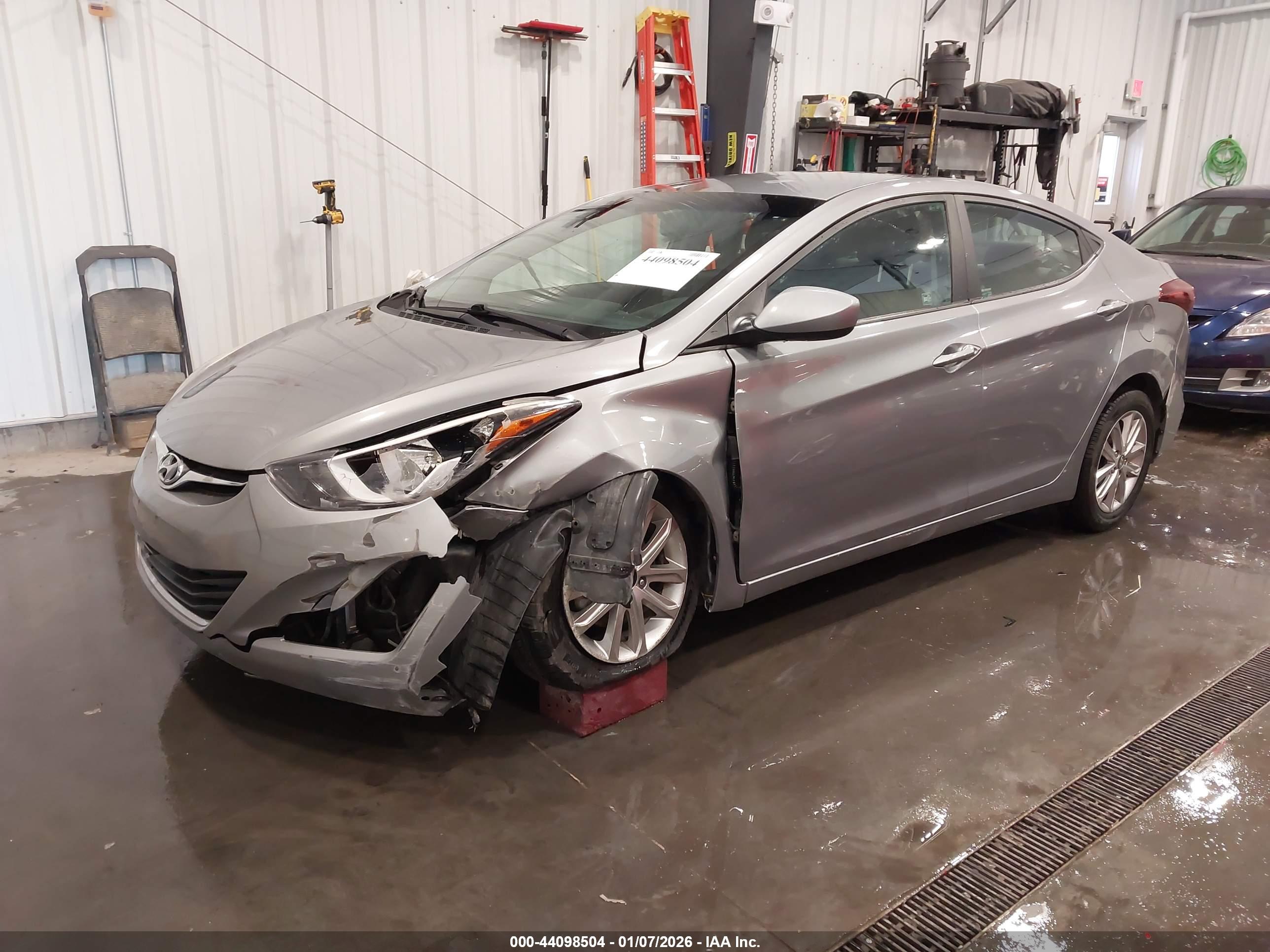 HYUNDAI ELANTRA image 2