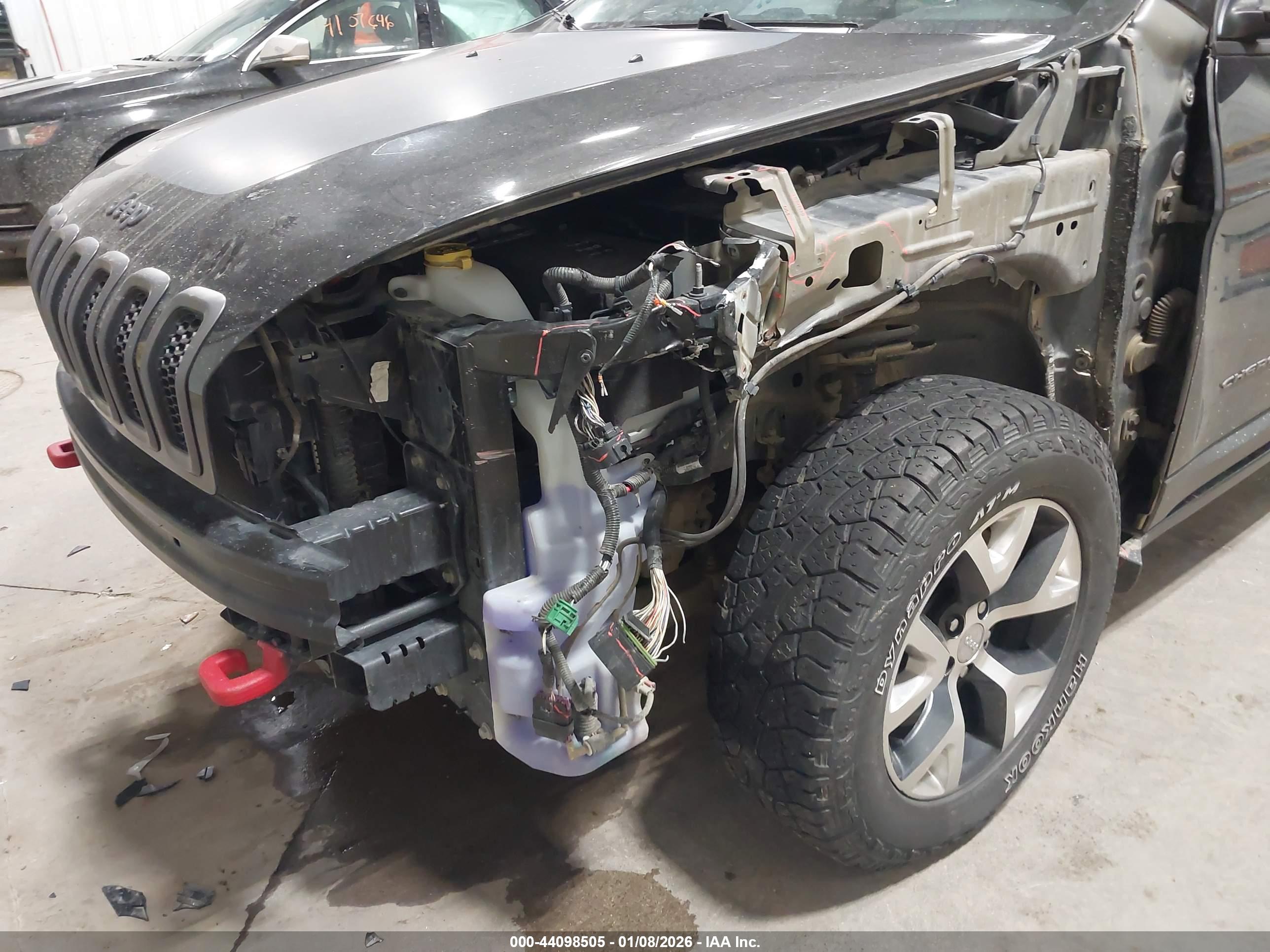 JEEP CHEROKEE image 6