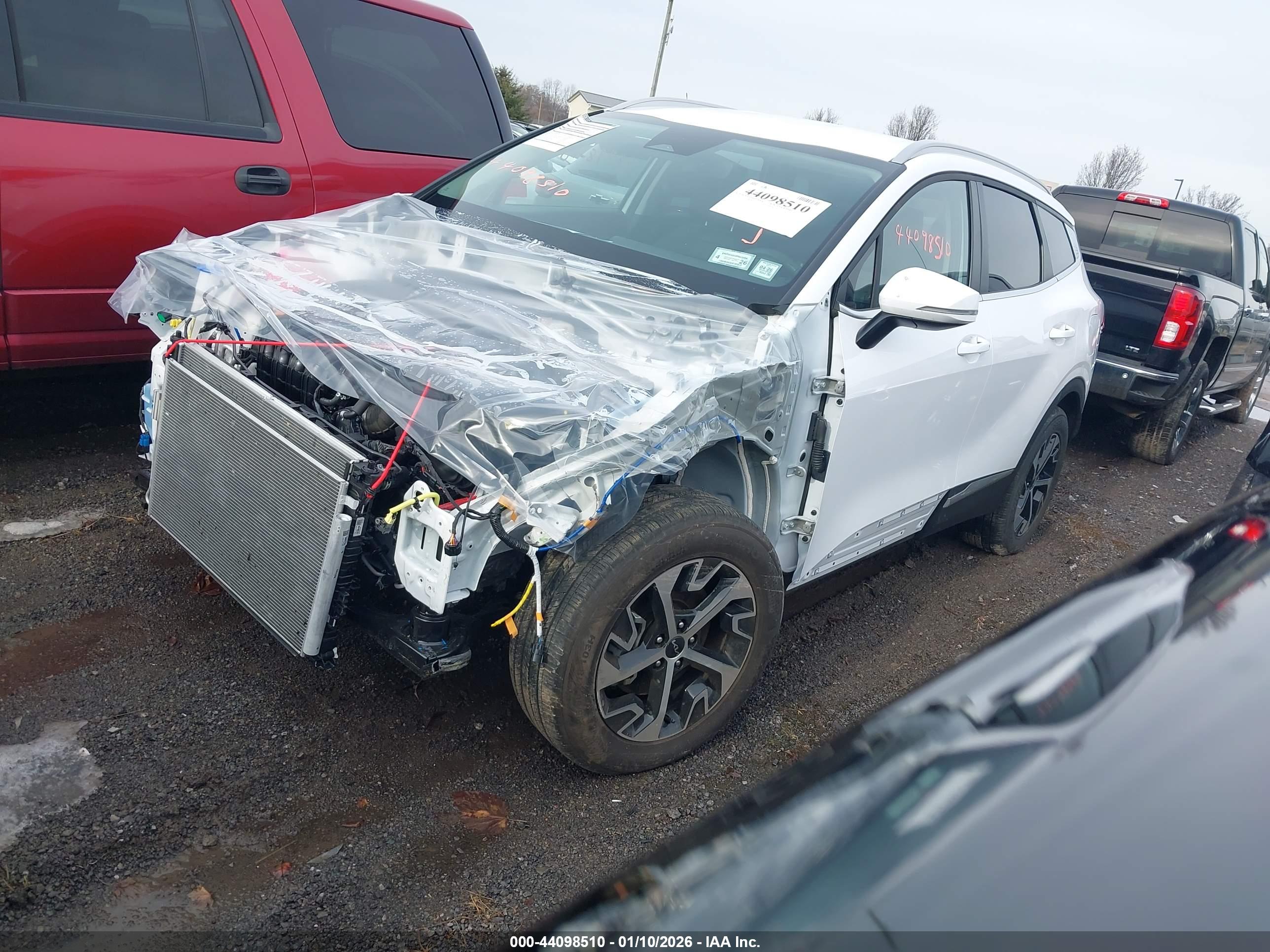 KIA SPORTAGE image 2