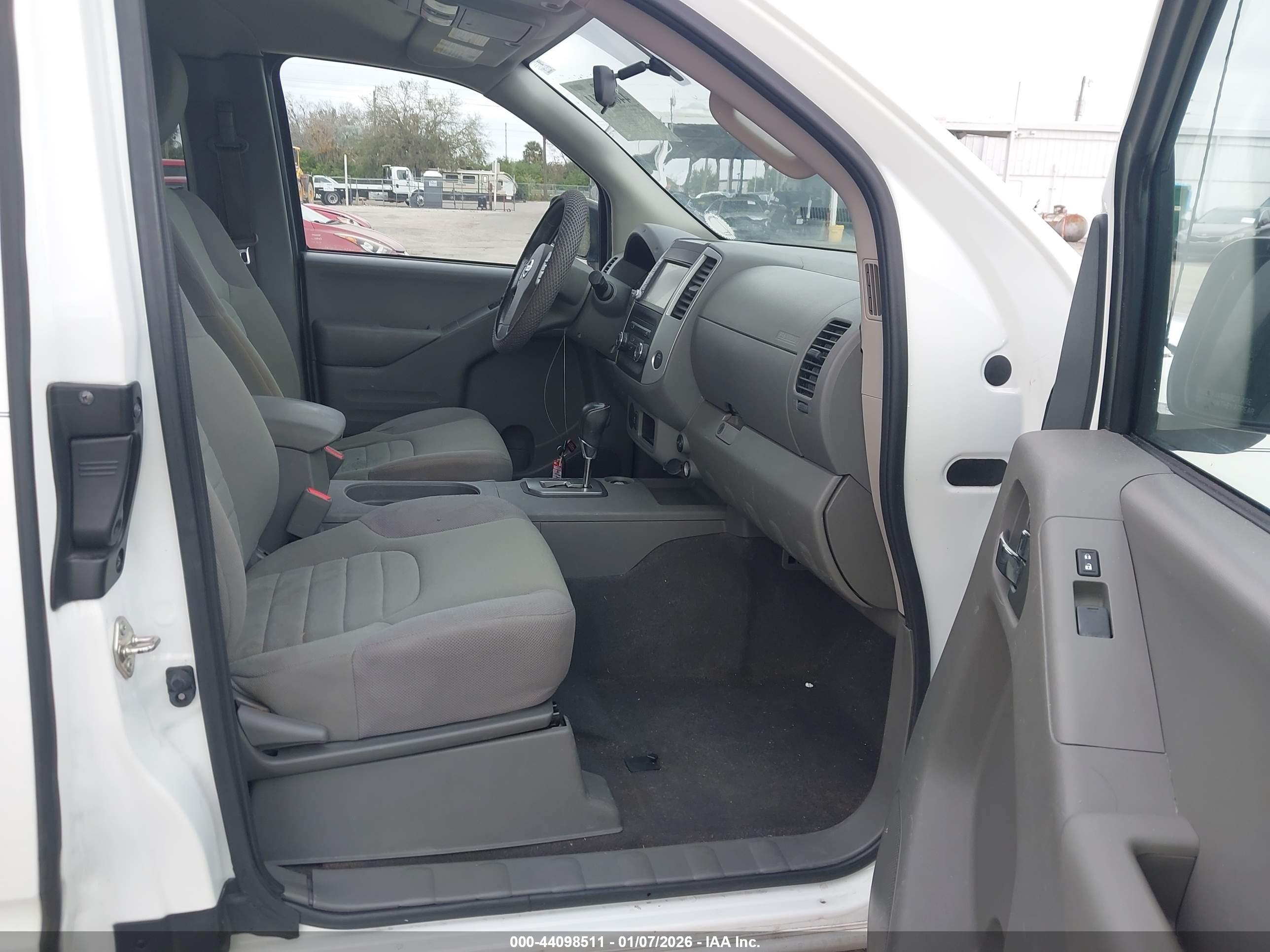 NISSAN FRONTIER image 5