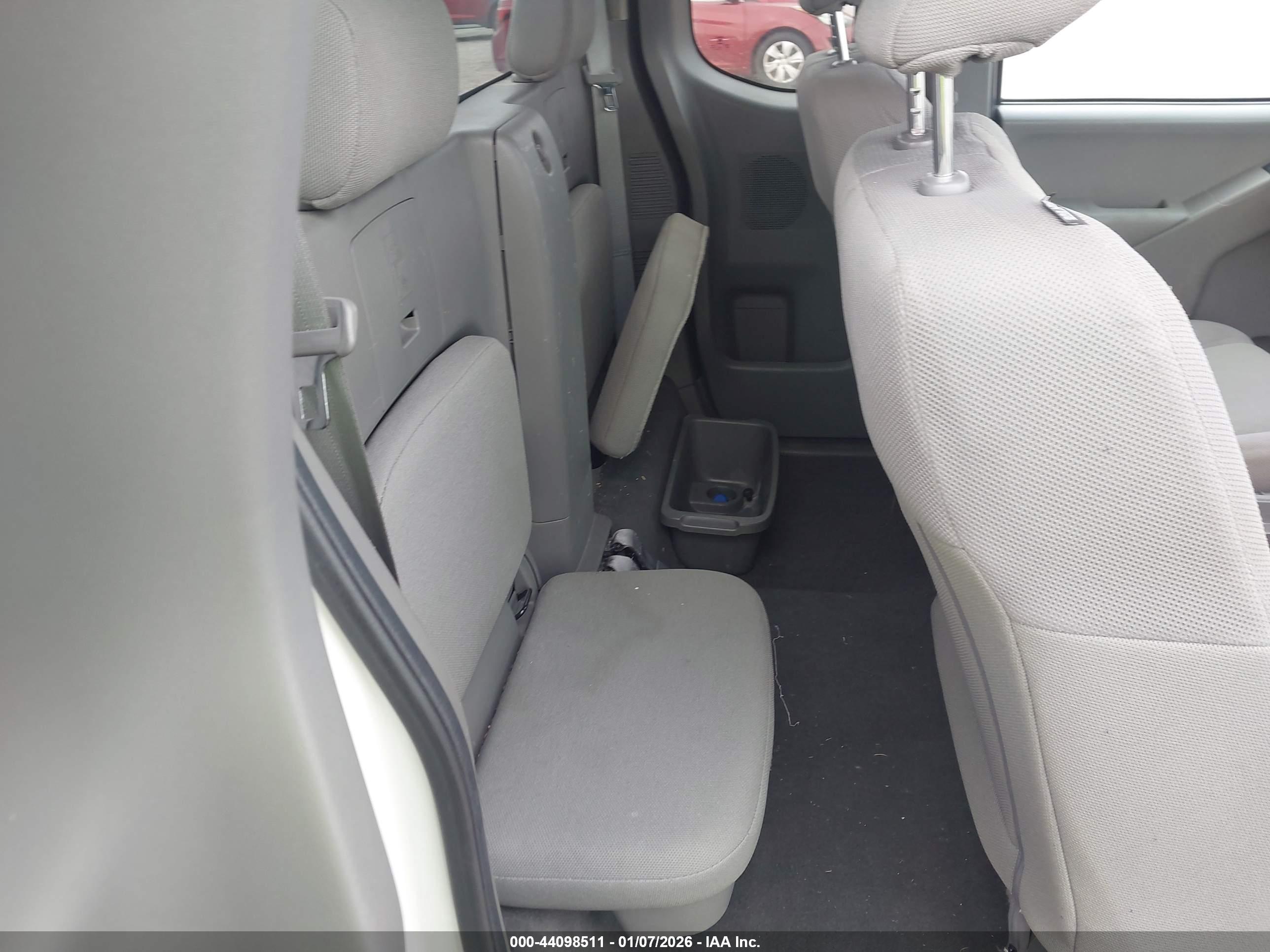NISSAN FRONTIER image 8