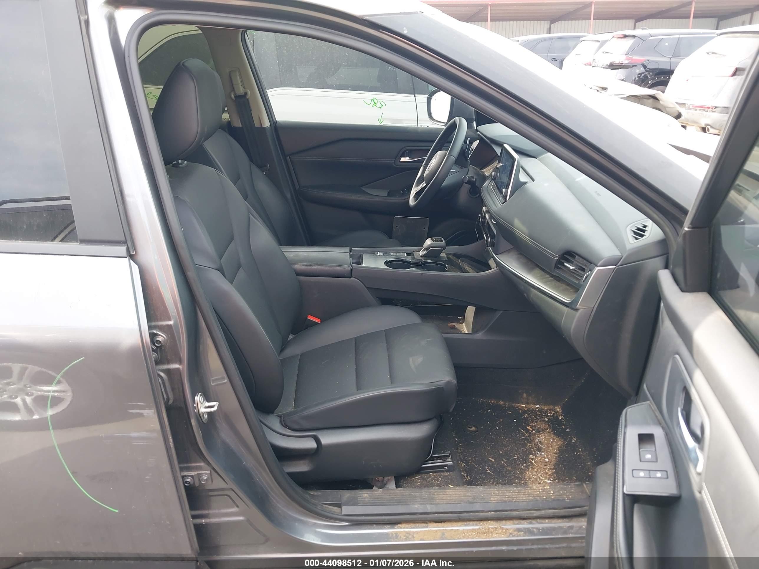 NISSAN ROGUE image 5