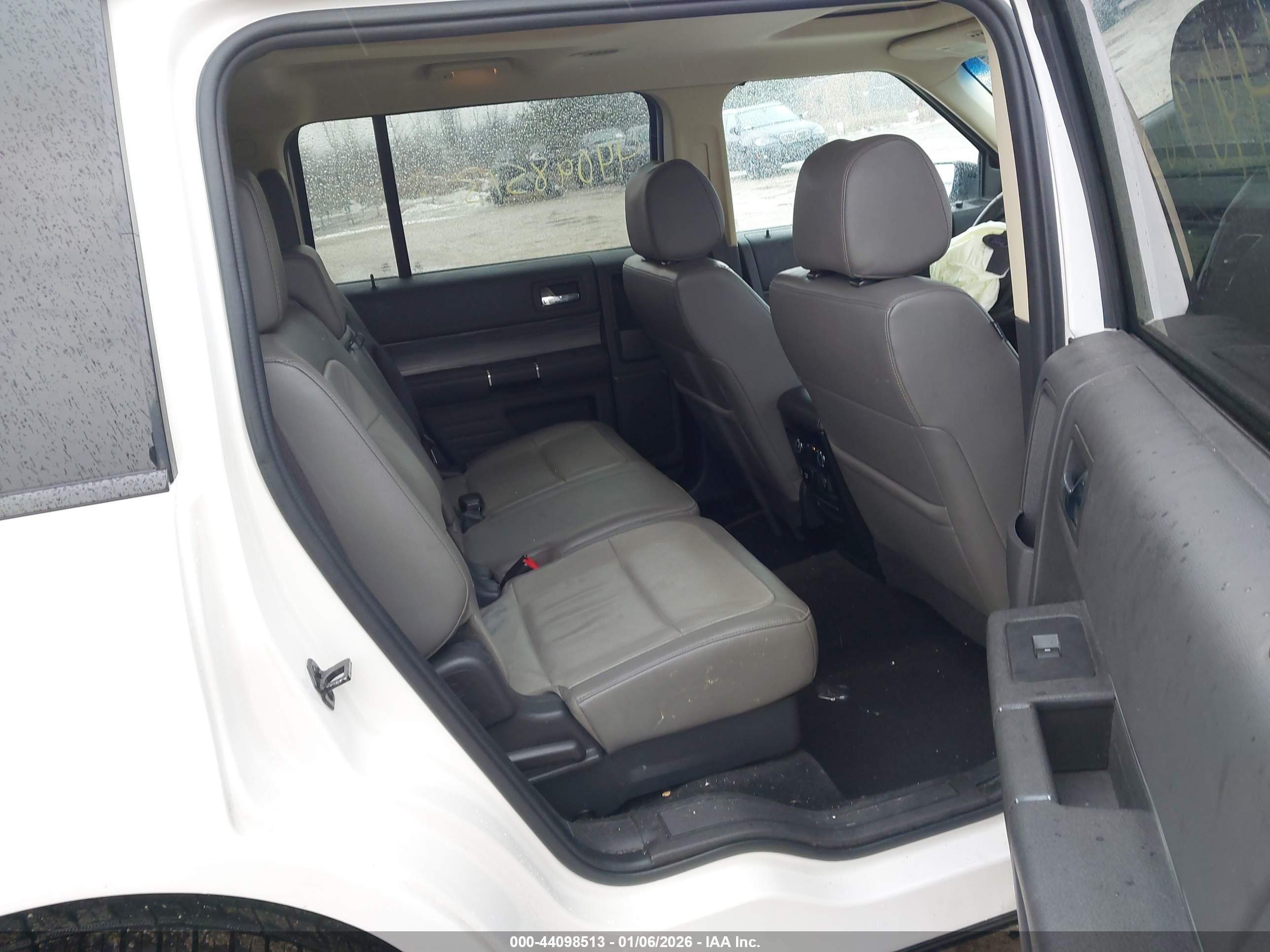 FORD FLEX image 8