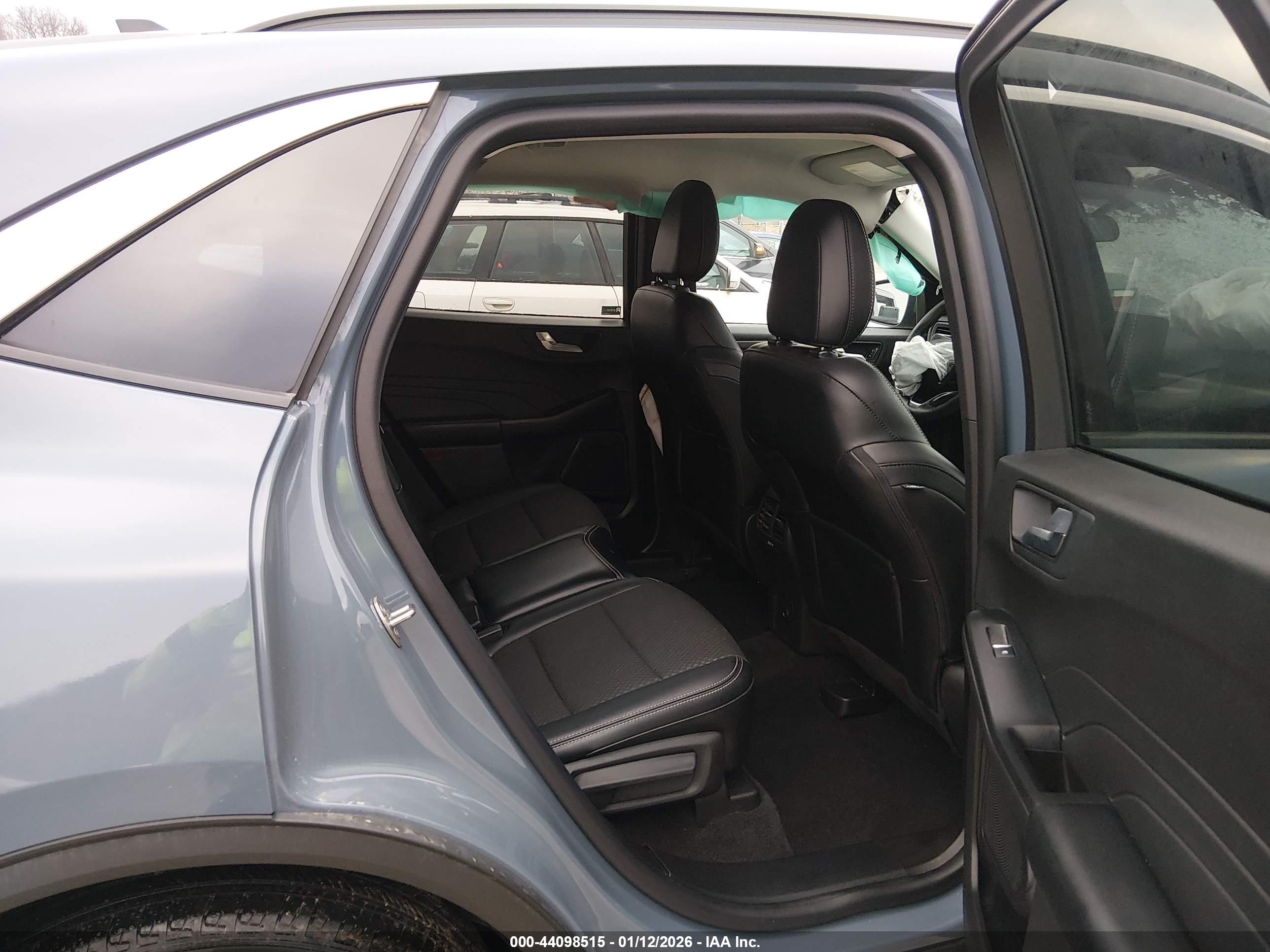 FORD ESCAPE image 8