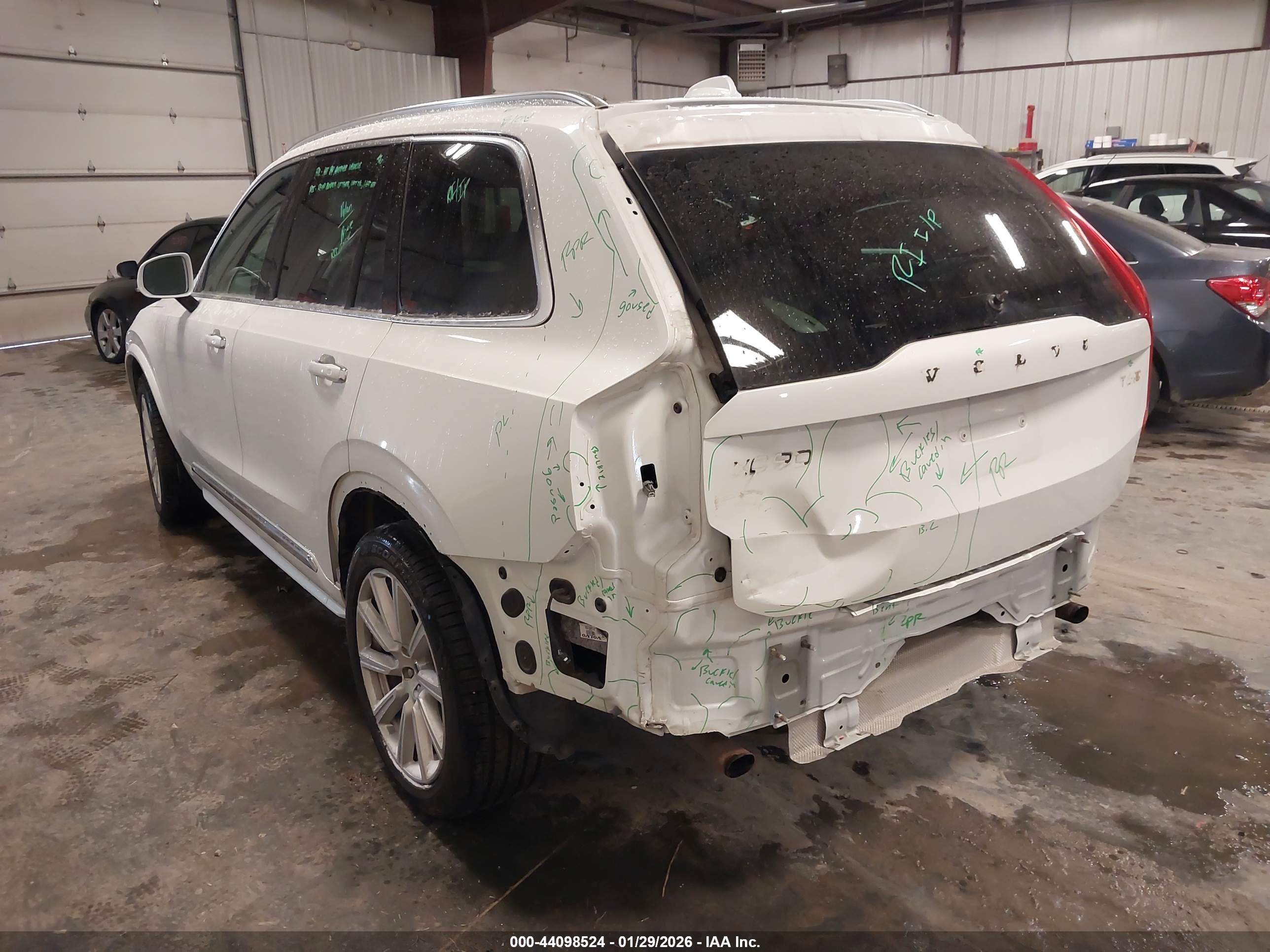 VOLVO XC90 image 3