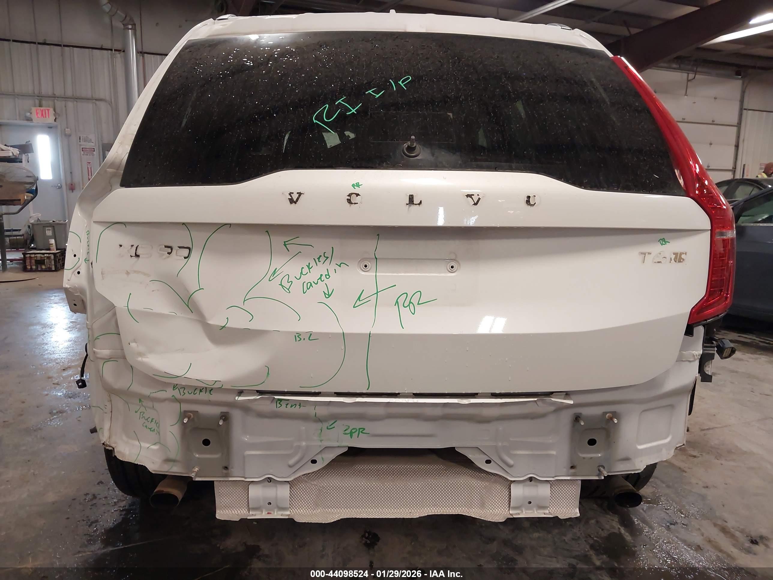 VOLVO XC90 image 6