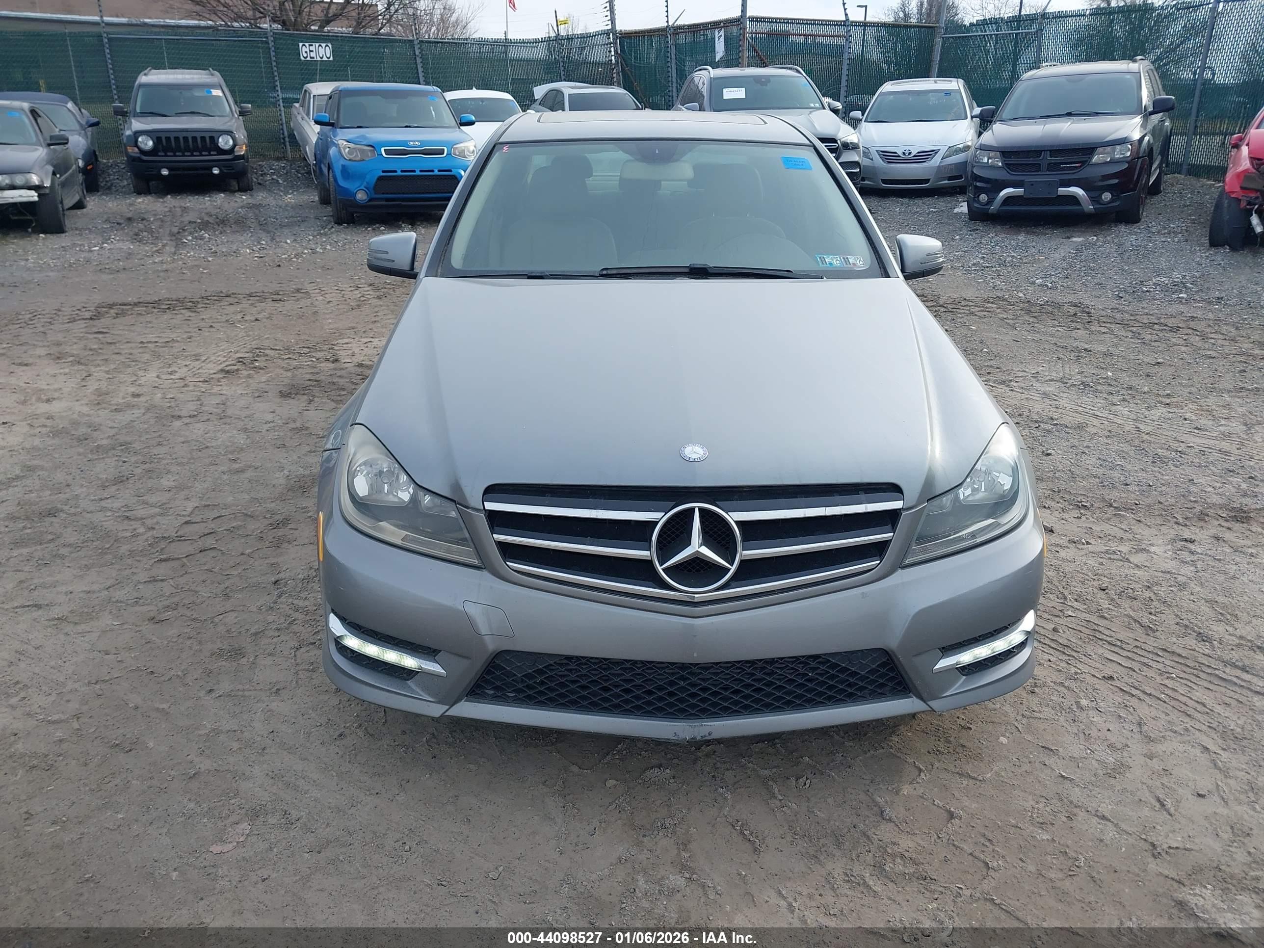 MERCEDES-BENZ C image 6