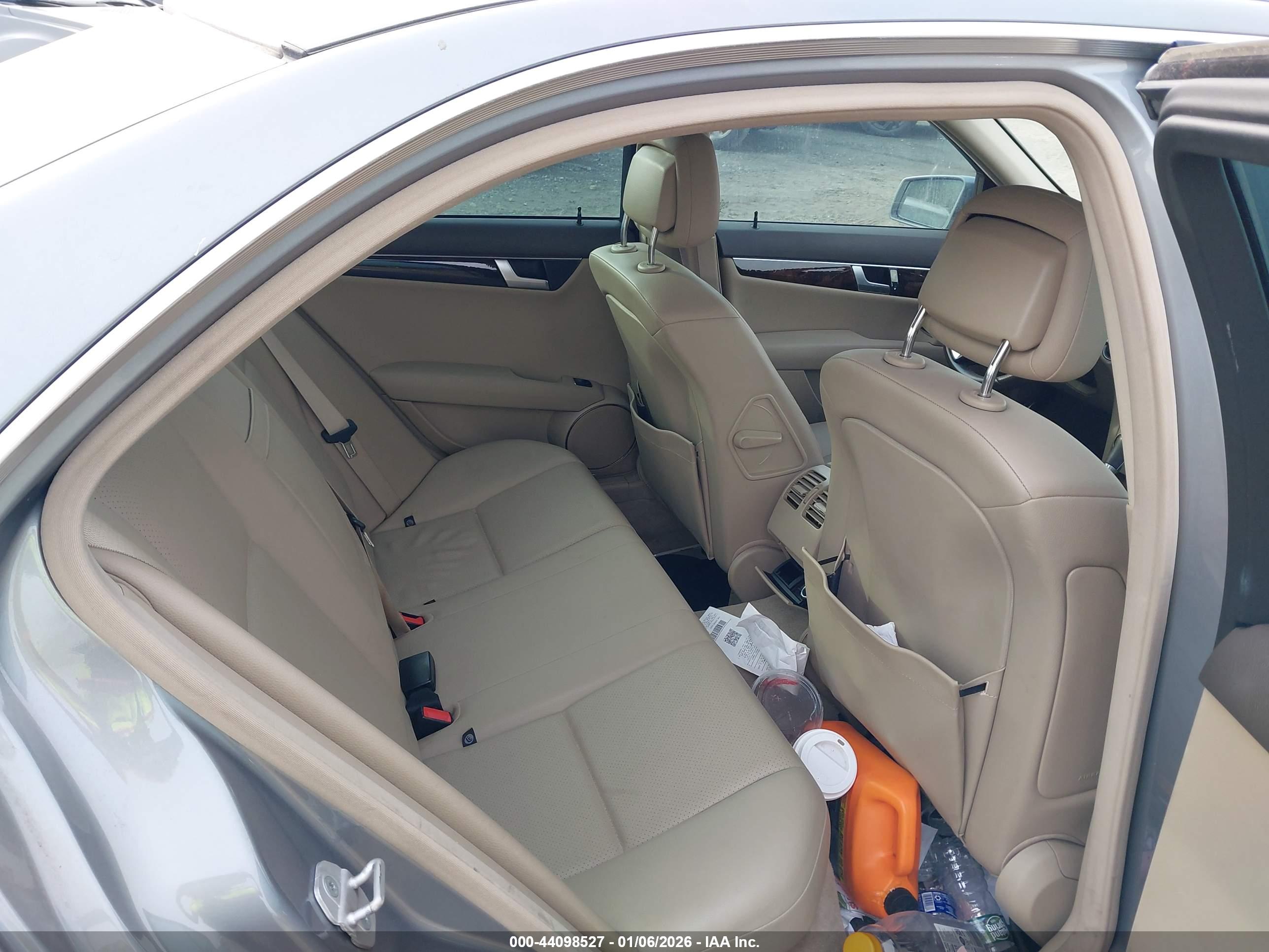 MERCEDES-BENZ C image 8